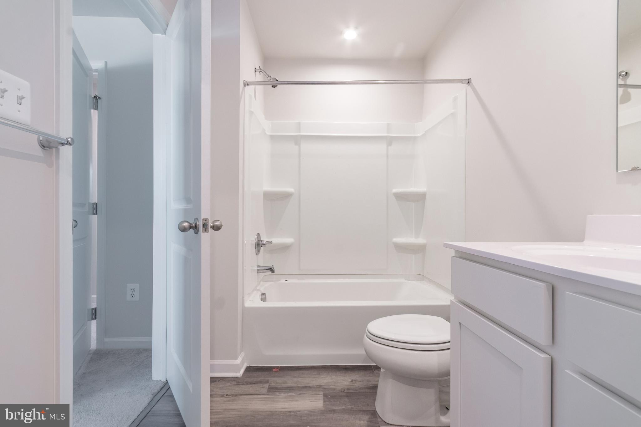 THE LAKES AT MARTINSBURG - Residential Lease