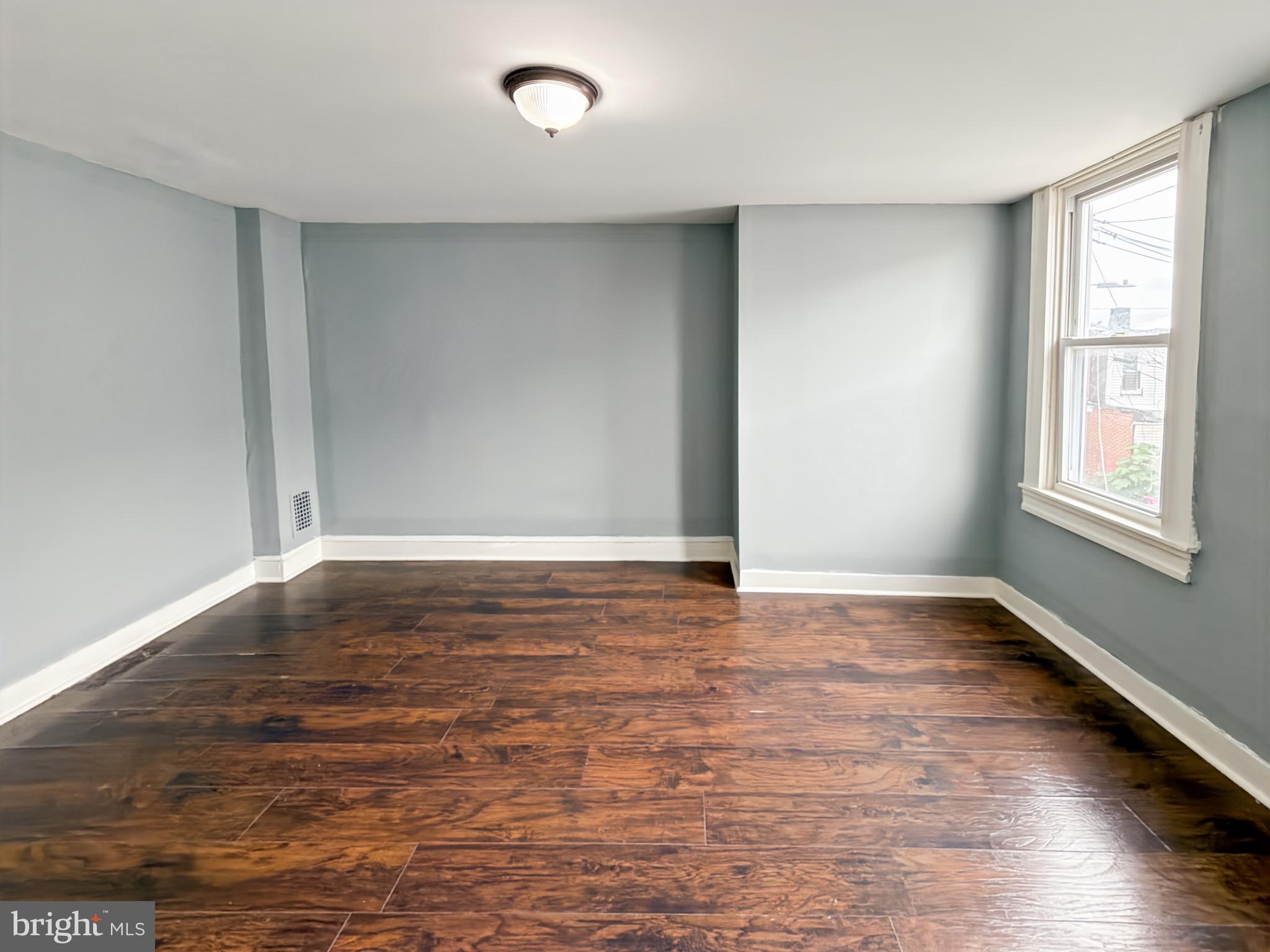 ELLWOOD PARK - Residential
