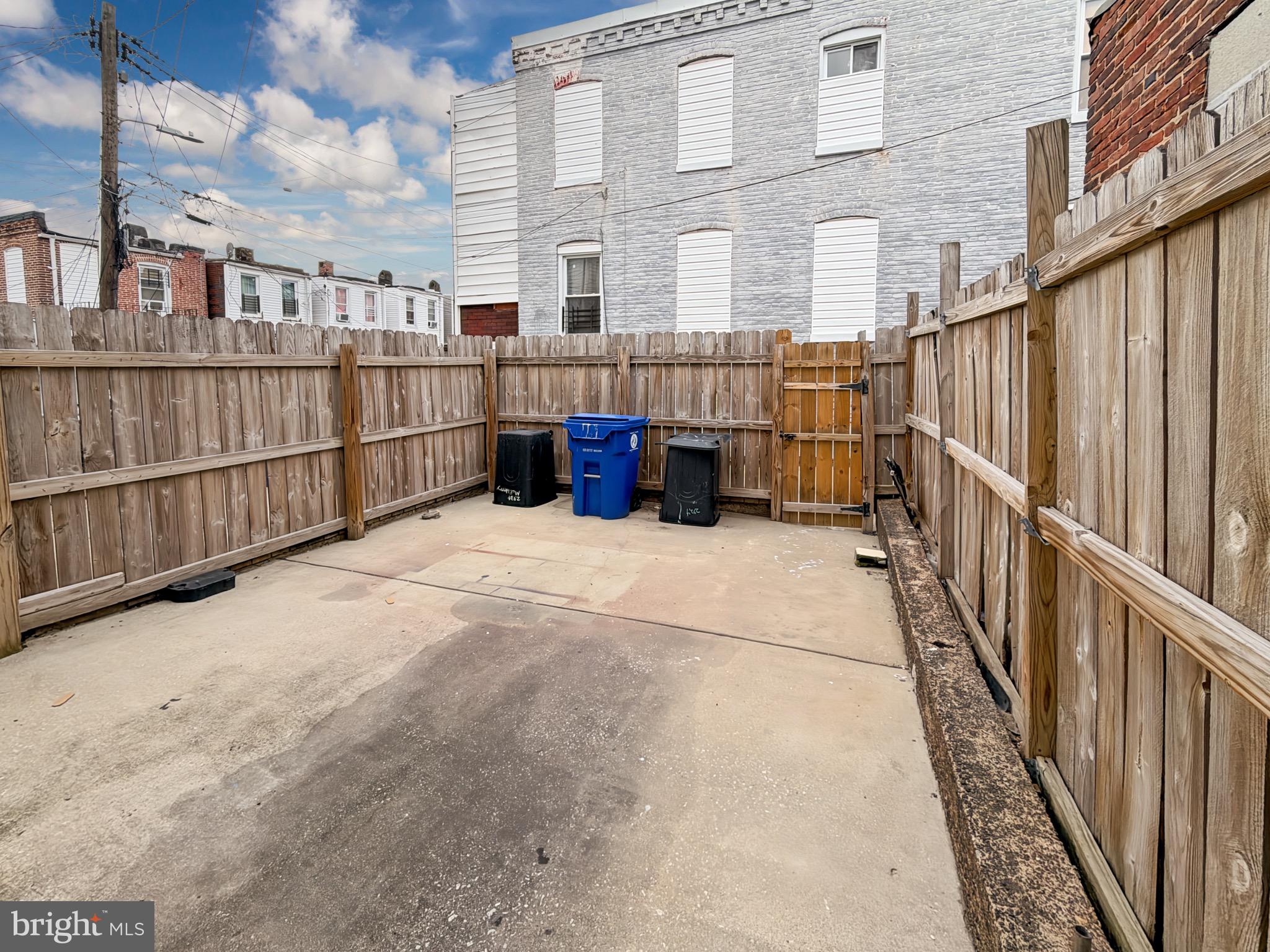 ELLWOOD PARK - Residential