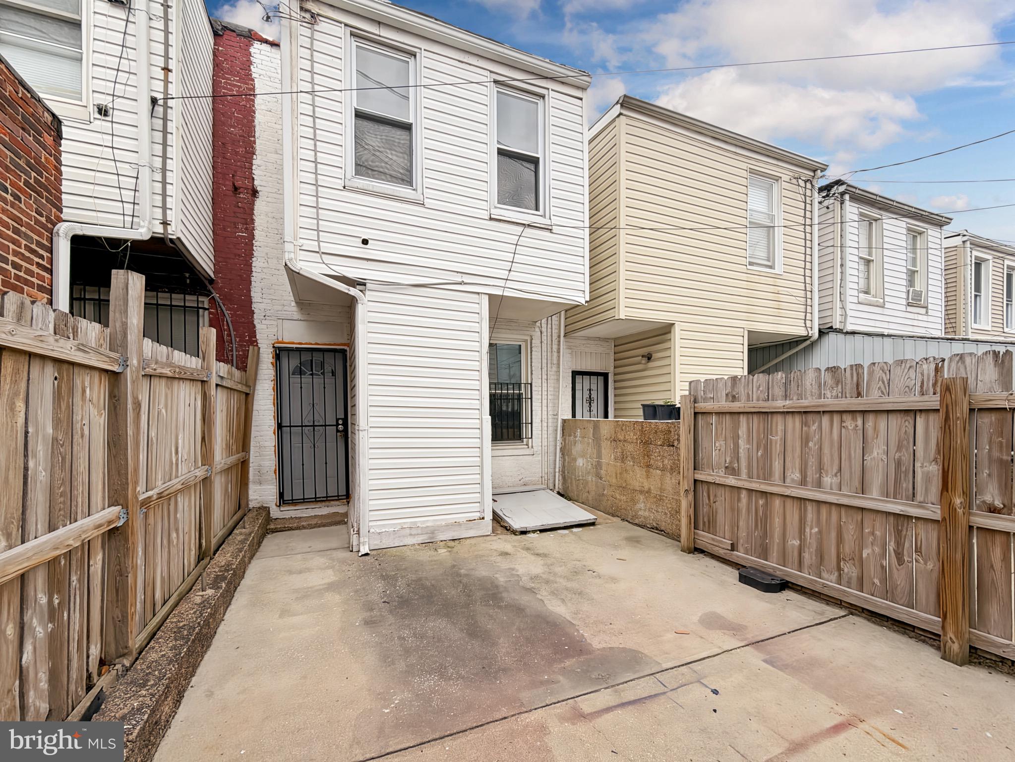 ELLWOOD PARK - Residential
