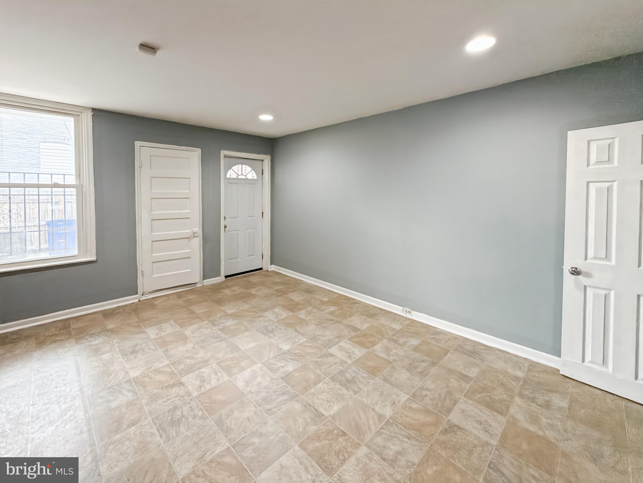 ELLWOOD PARK - Residential