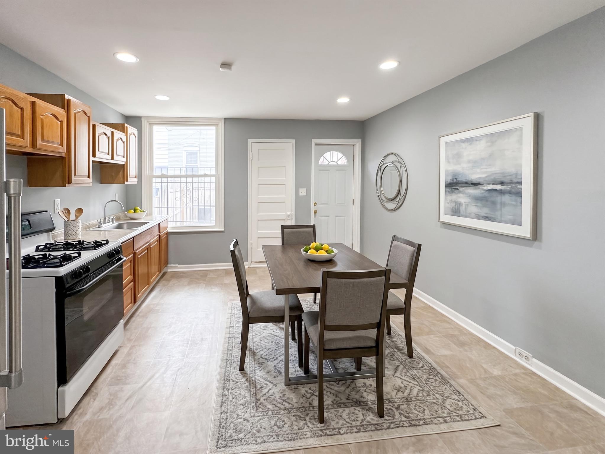 ELLWOOD PARK - Residential