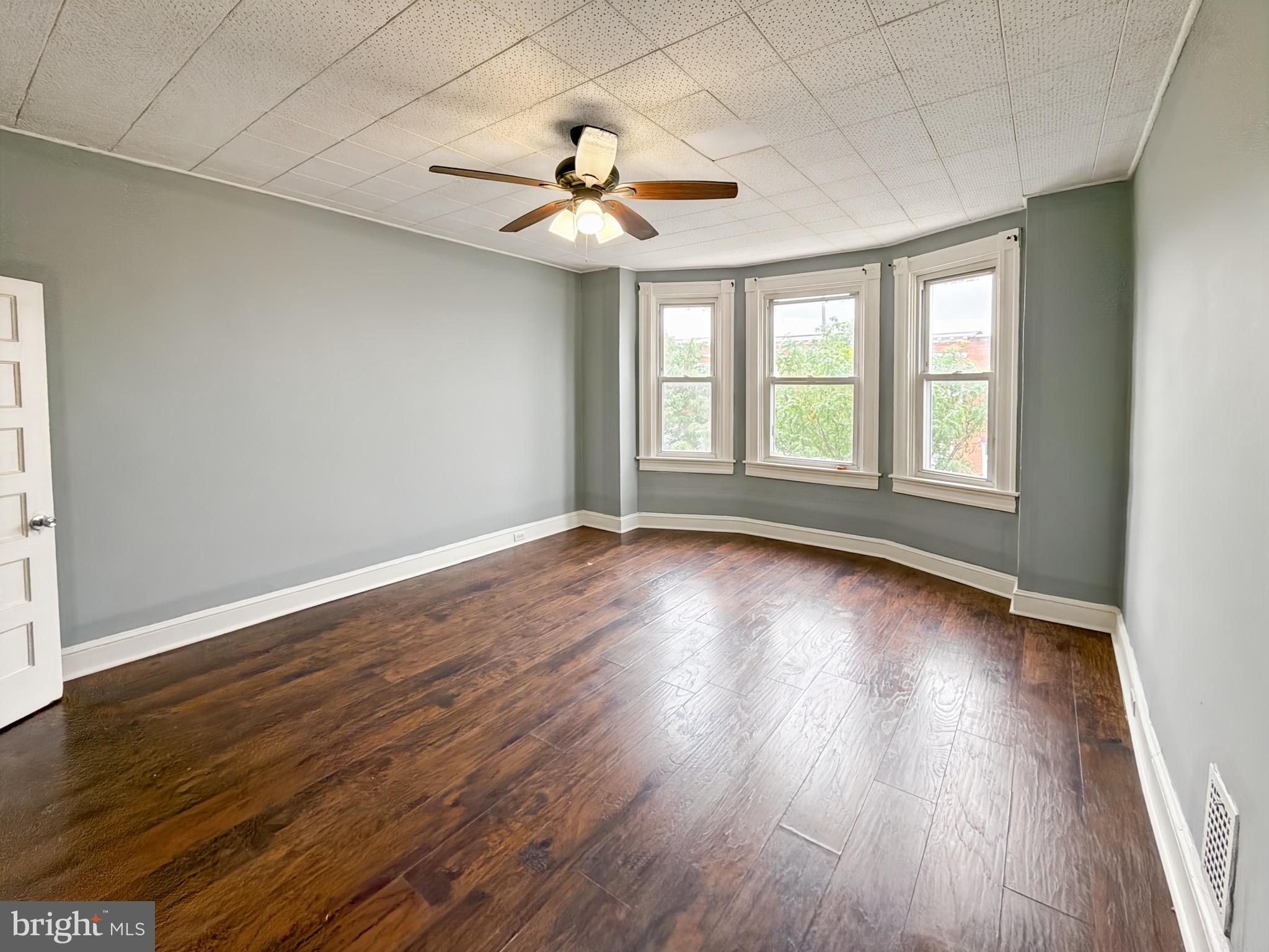 ELLWOOD PARK - Residential