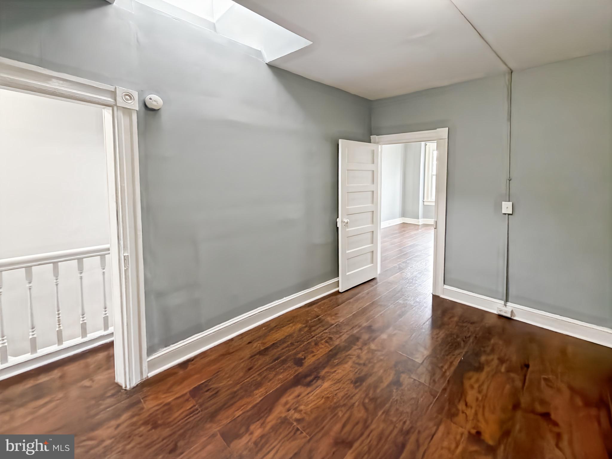 ELLWOOD PARK - Residential