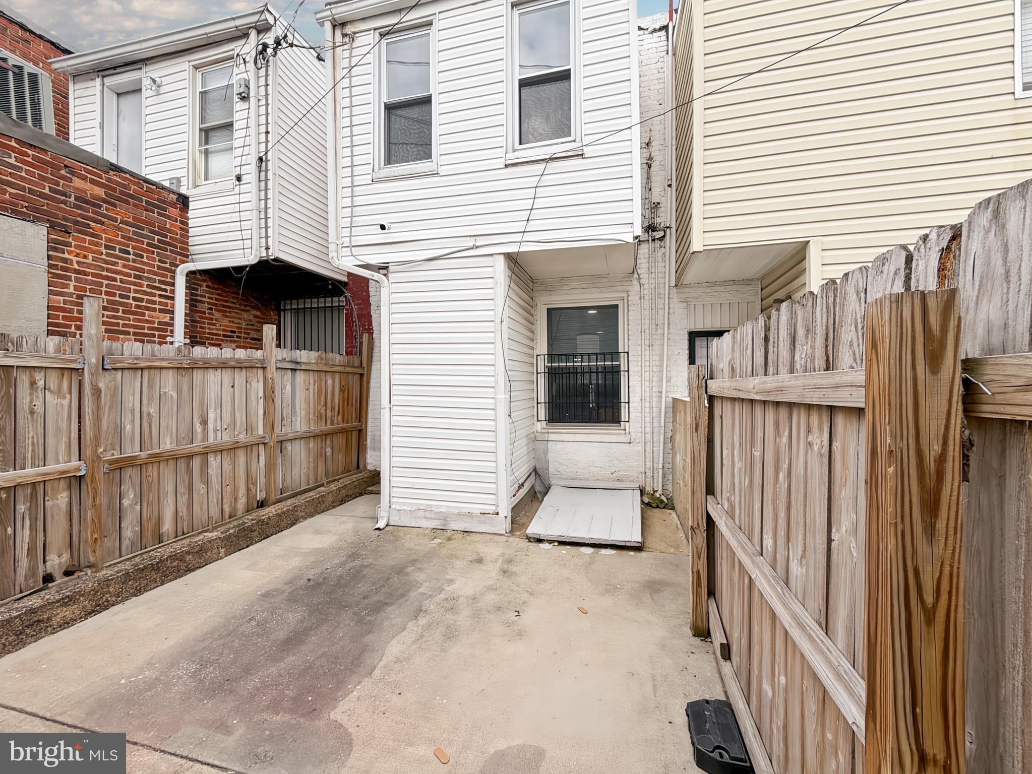 ELLWOOD PARK - Residential