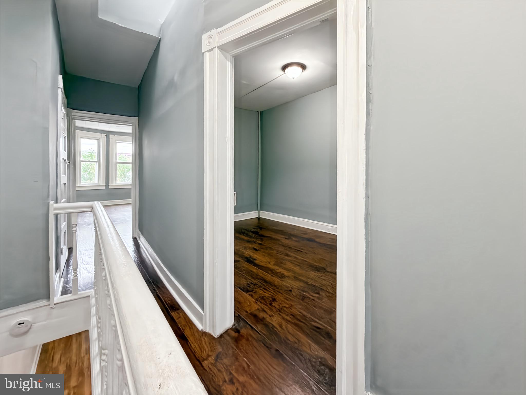 ELLWOOD PARK - Residential
