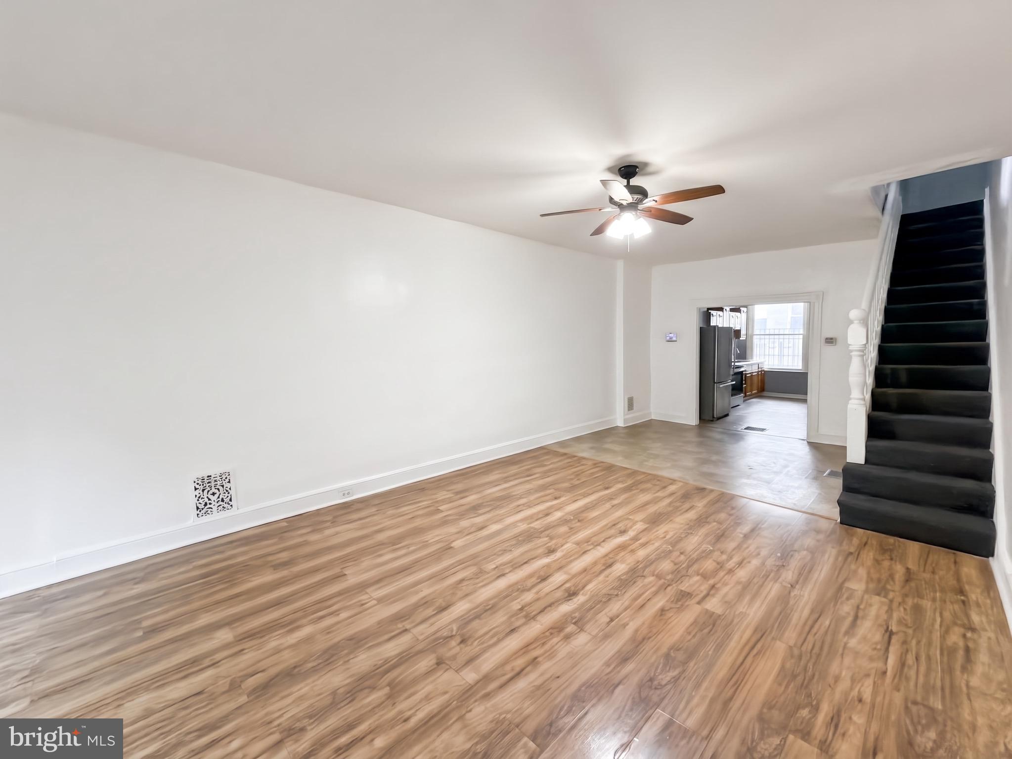 ELLWOOD PARK - Residential