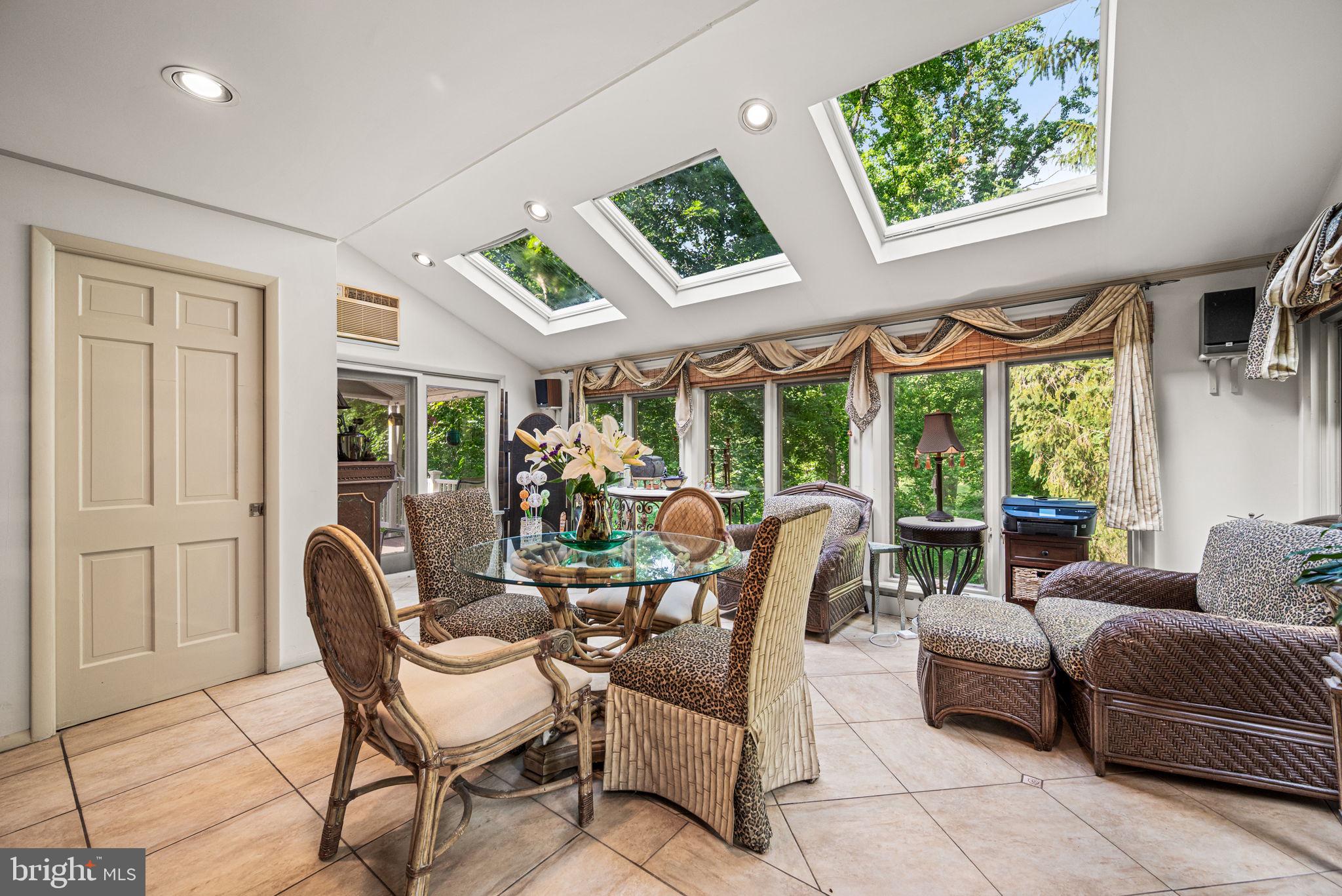 MIQUON - Residential