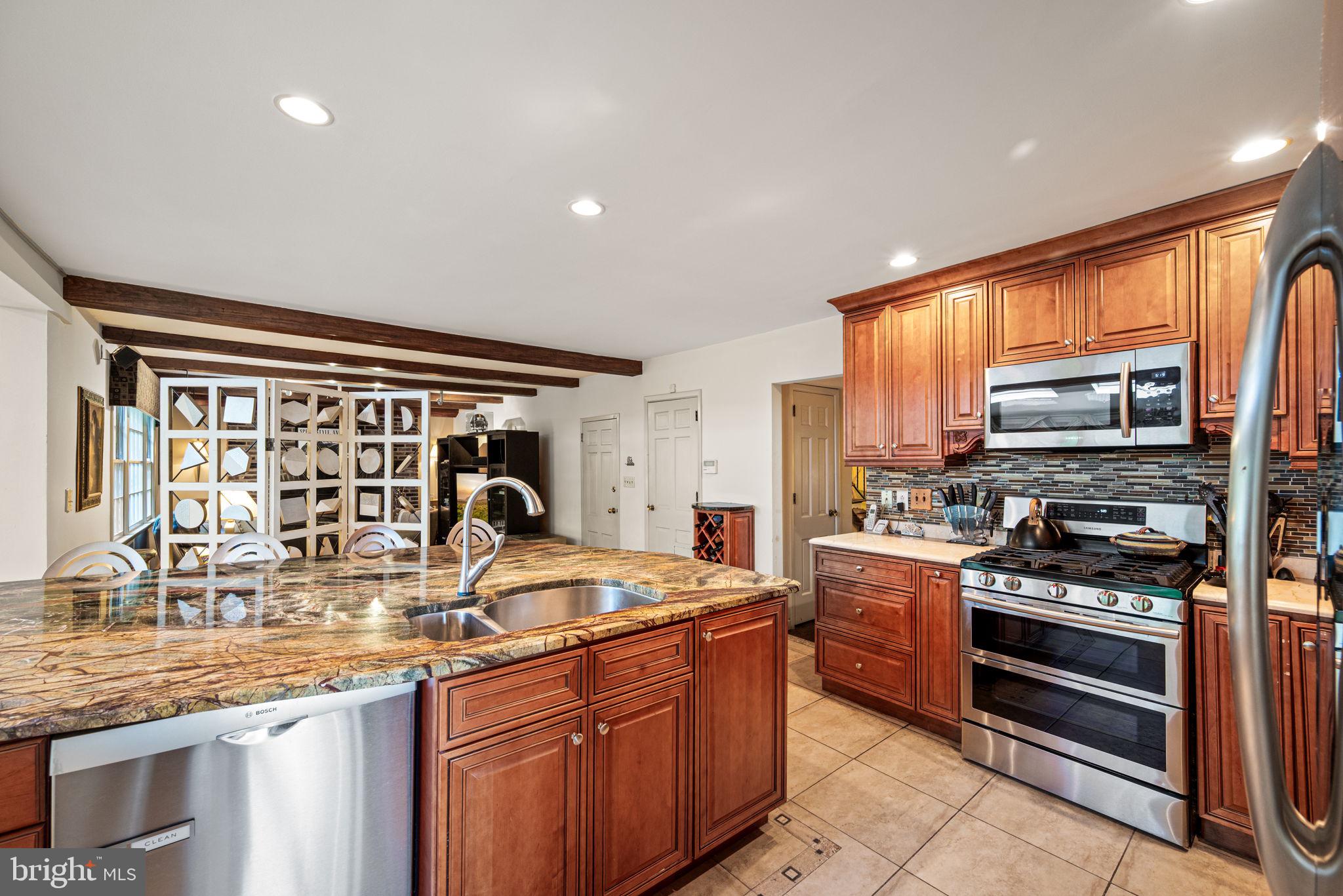 MIQUON - Residential