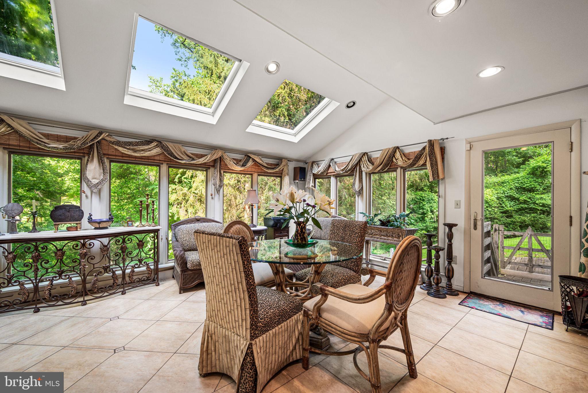 MIQUON - Residential