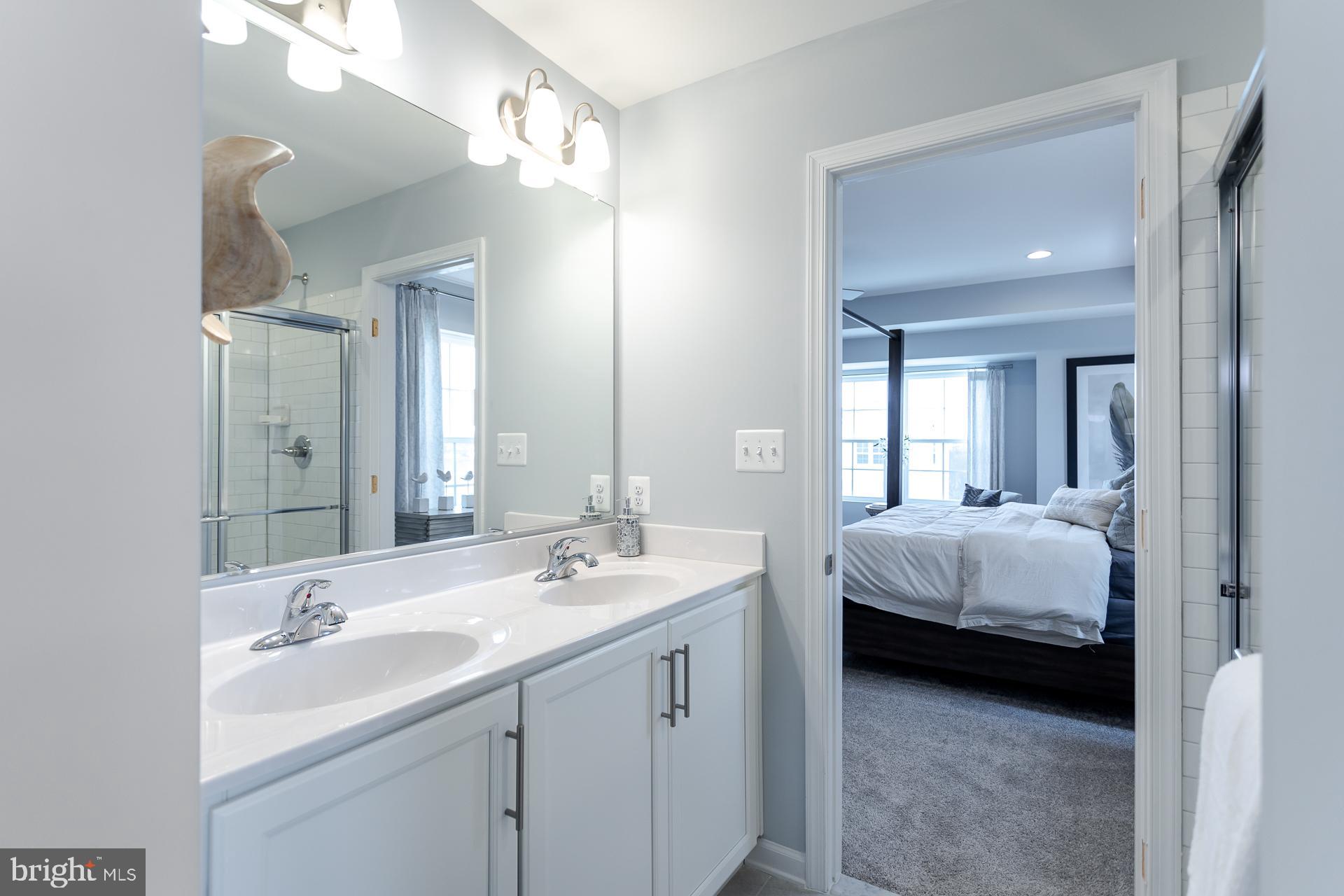 KING'S CROSSING - Residential