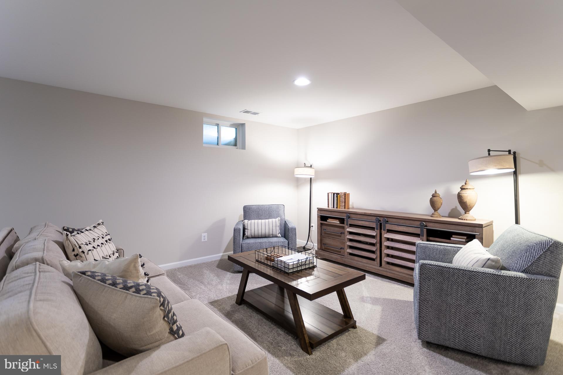 KING'S CROSSING - Residential