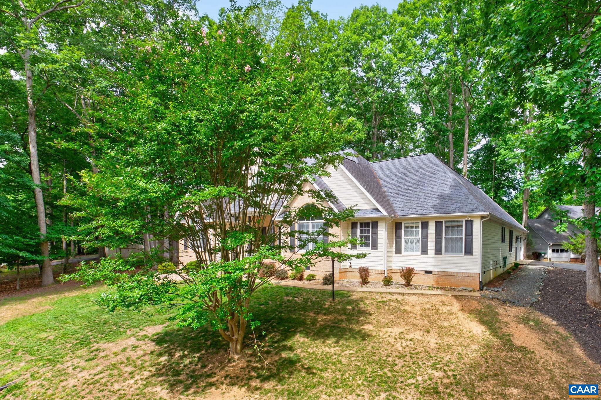 LAKE MONTICELLO - Residential
