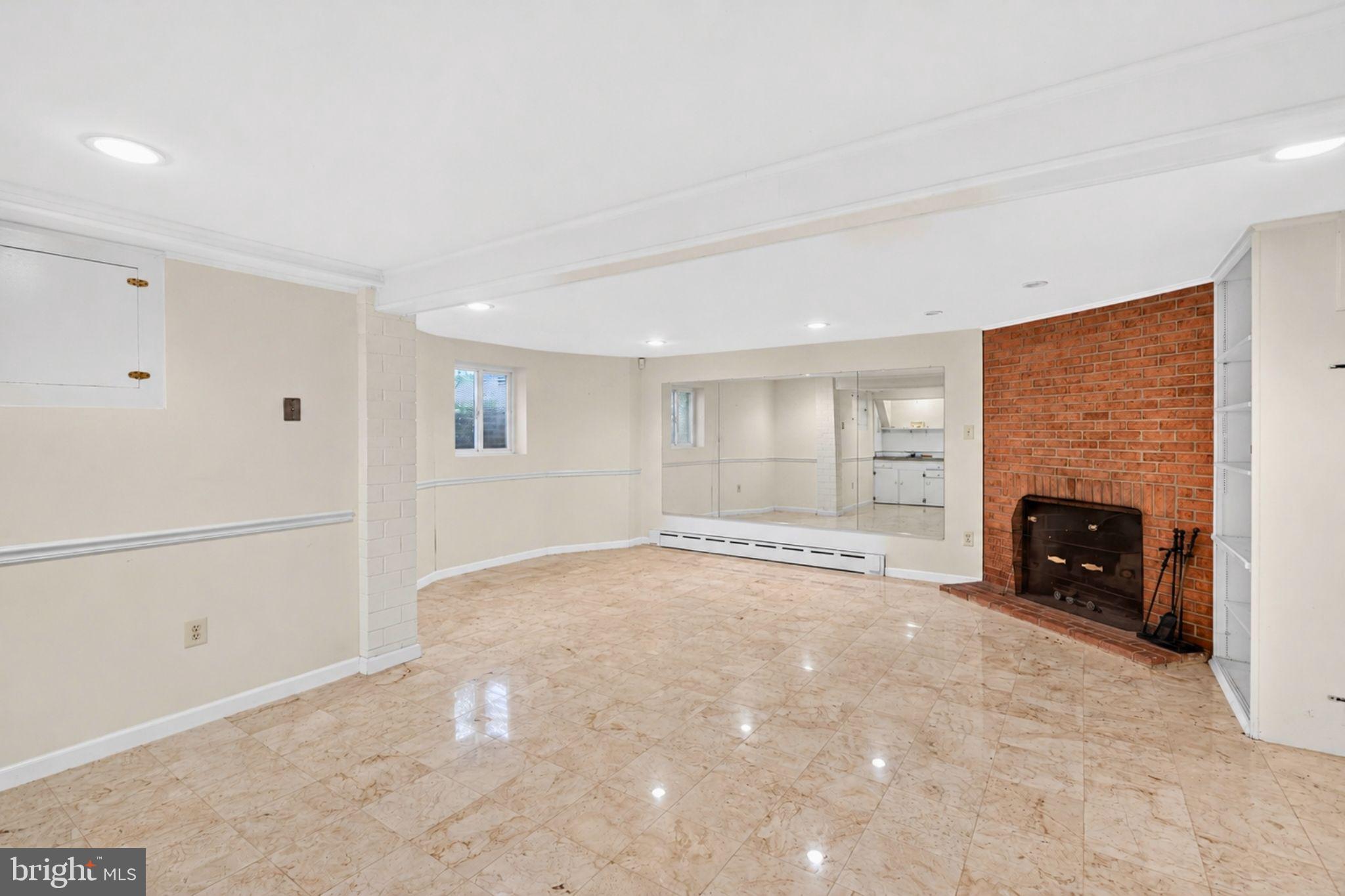 HILLANDALE - Residential