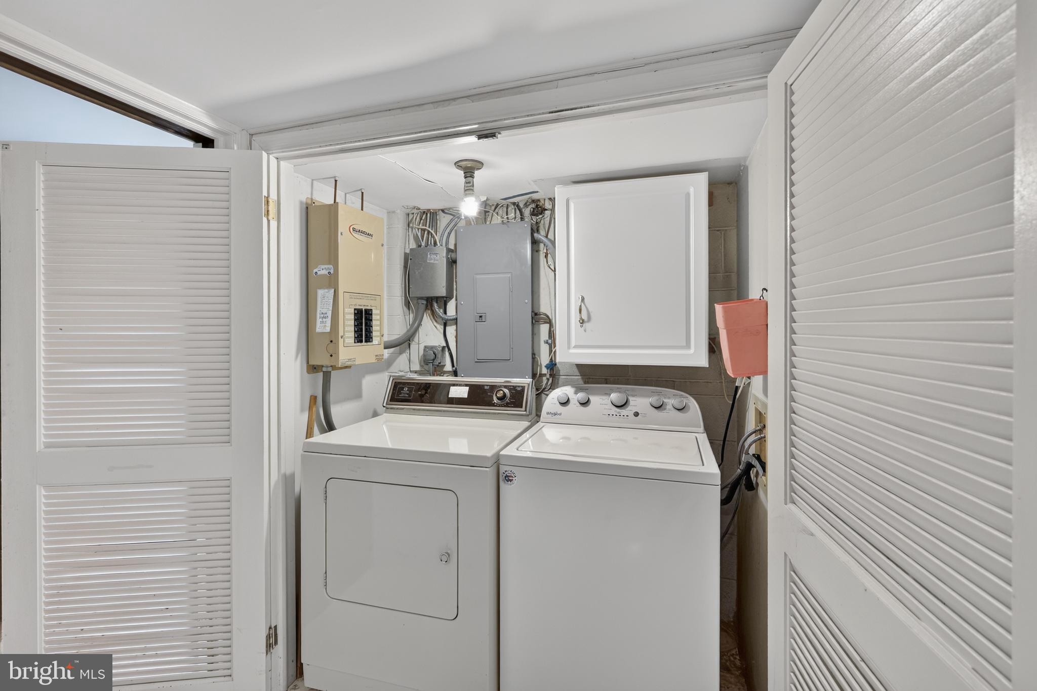 HILLANDALE - Residential