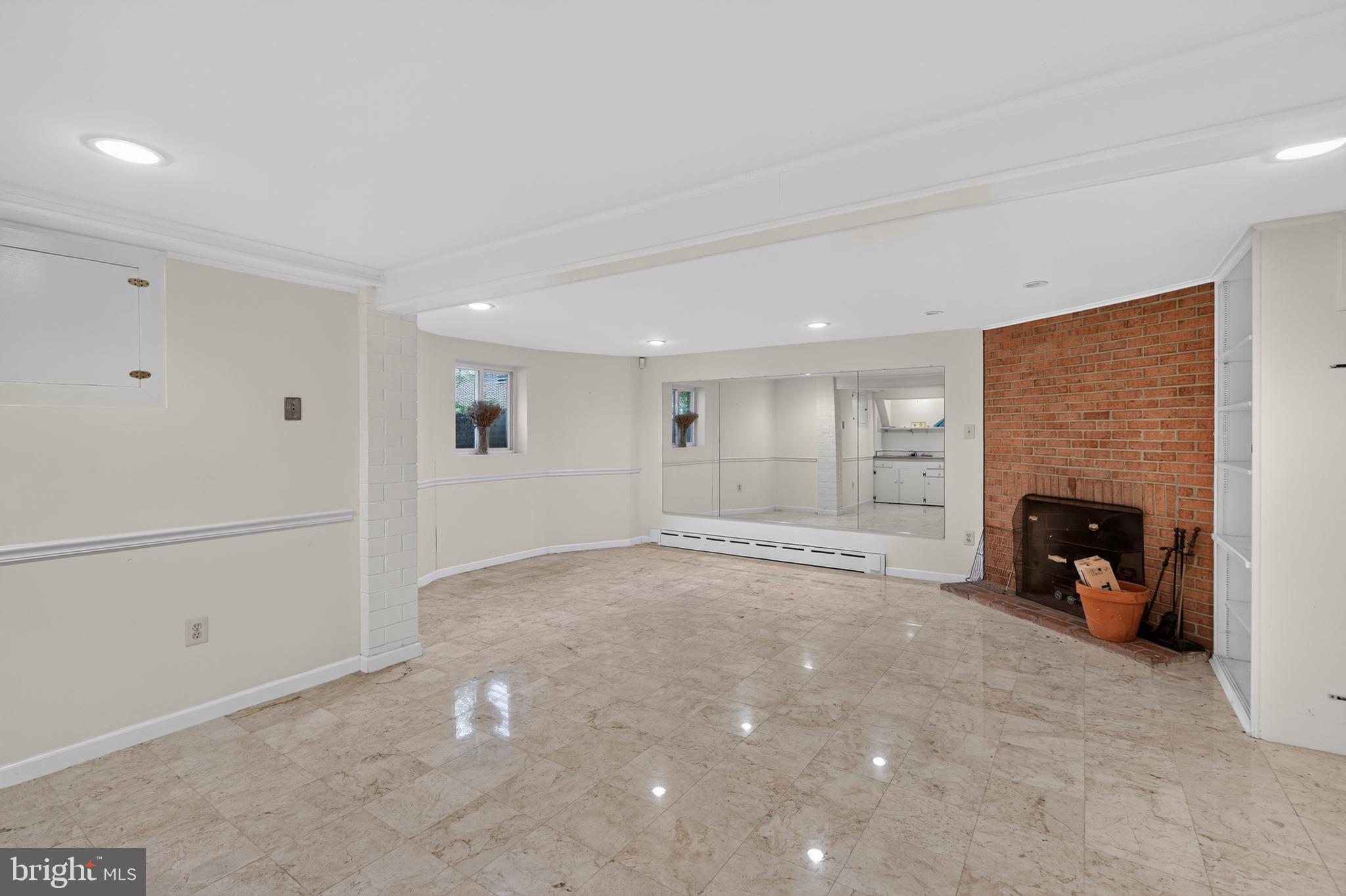 HILLANDALE - Residential