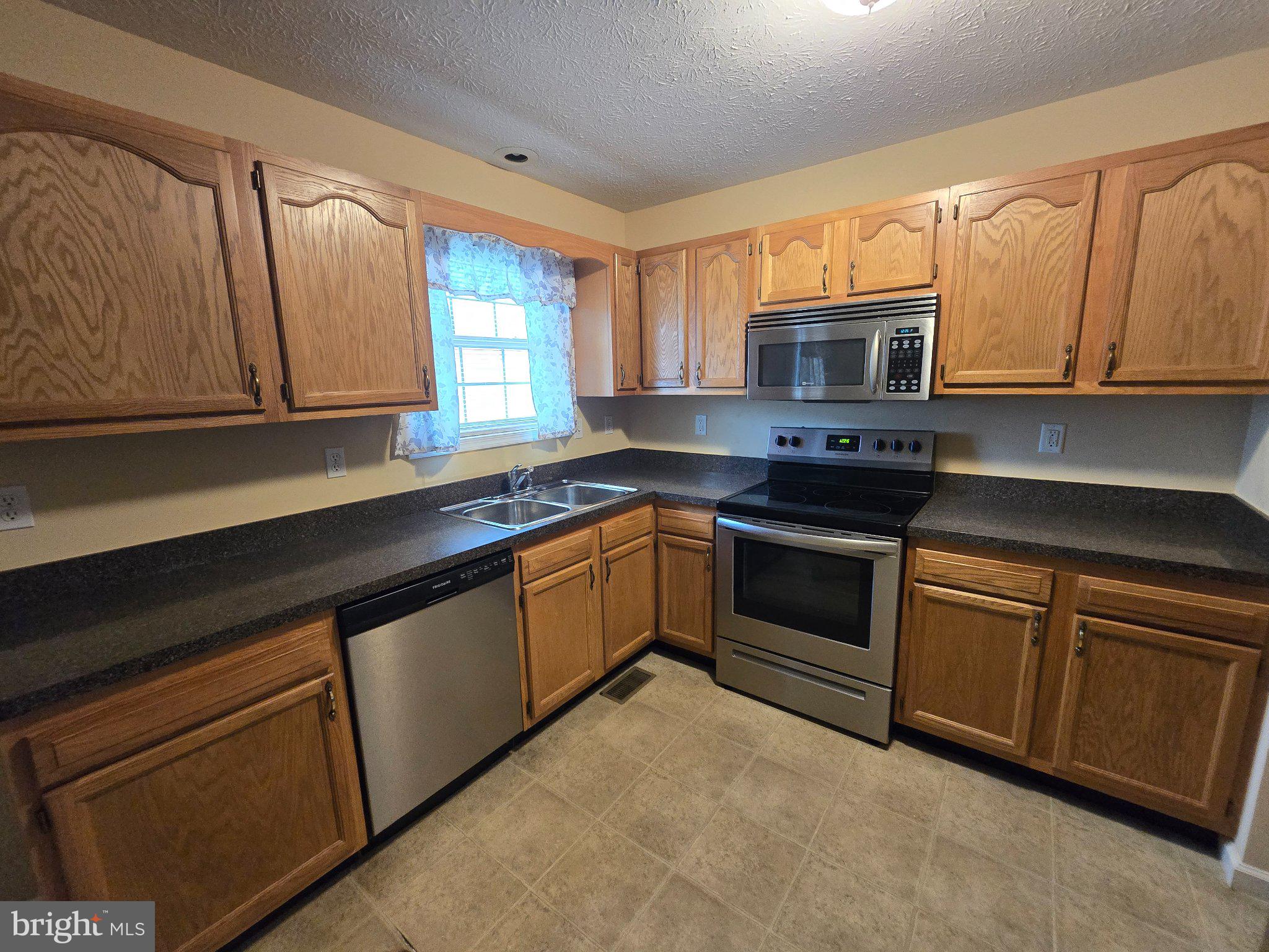 TABLER STATION MANOR - Residential