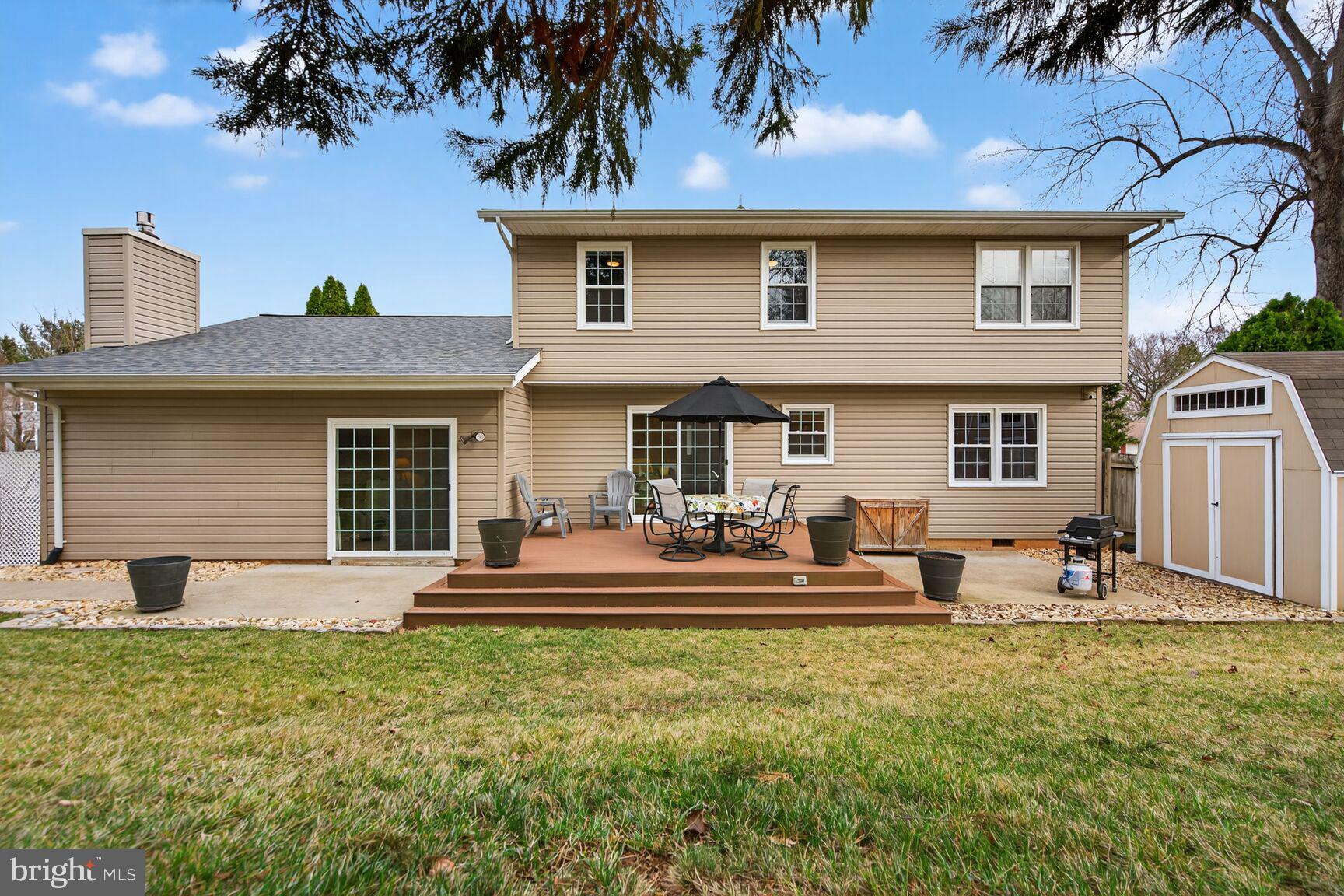 CRESTBROOK - Residential