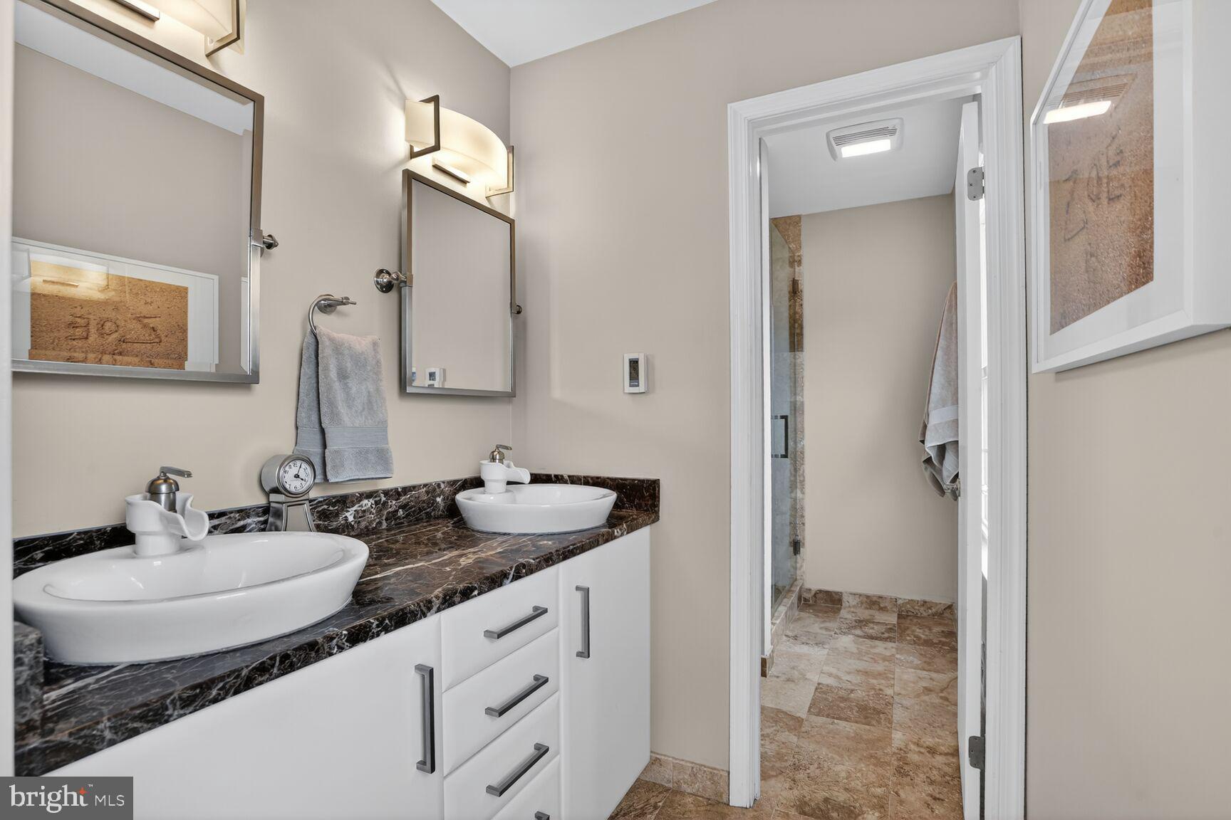 CRESTBROOK - Residential