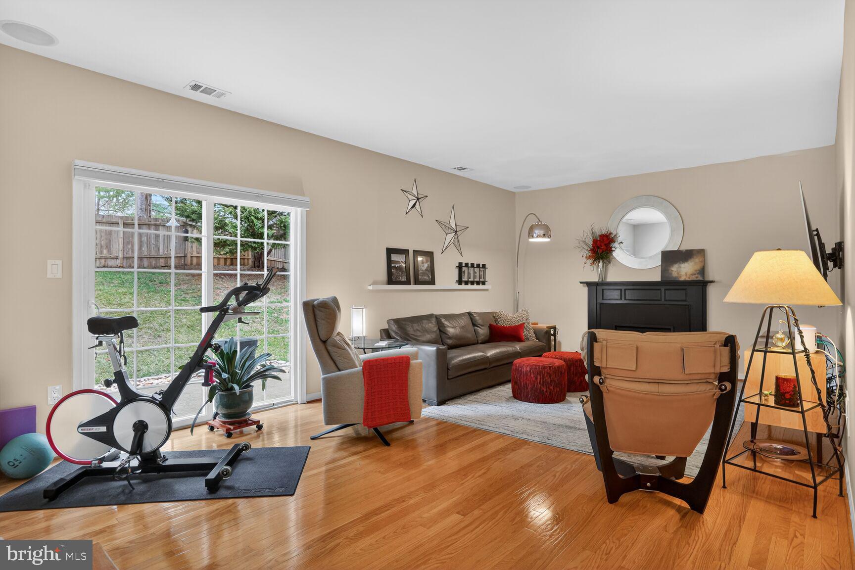 CRESTBROOK - Residential