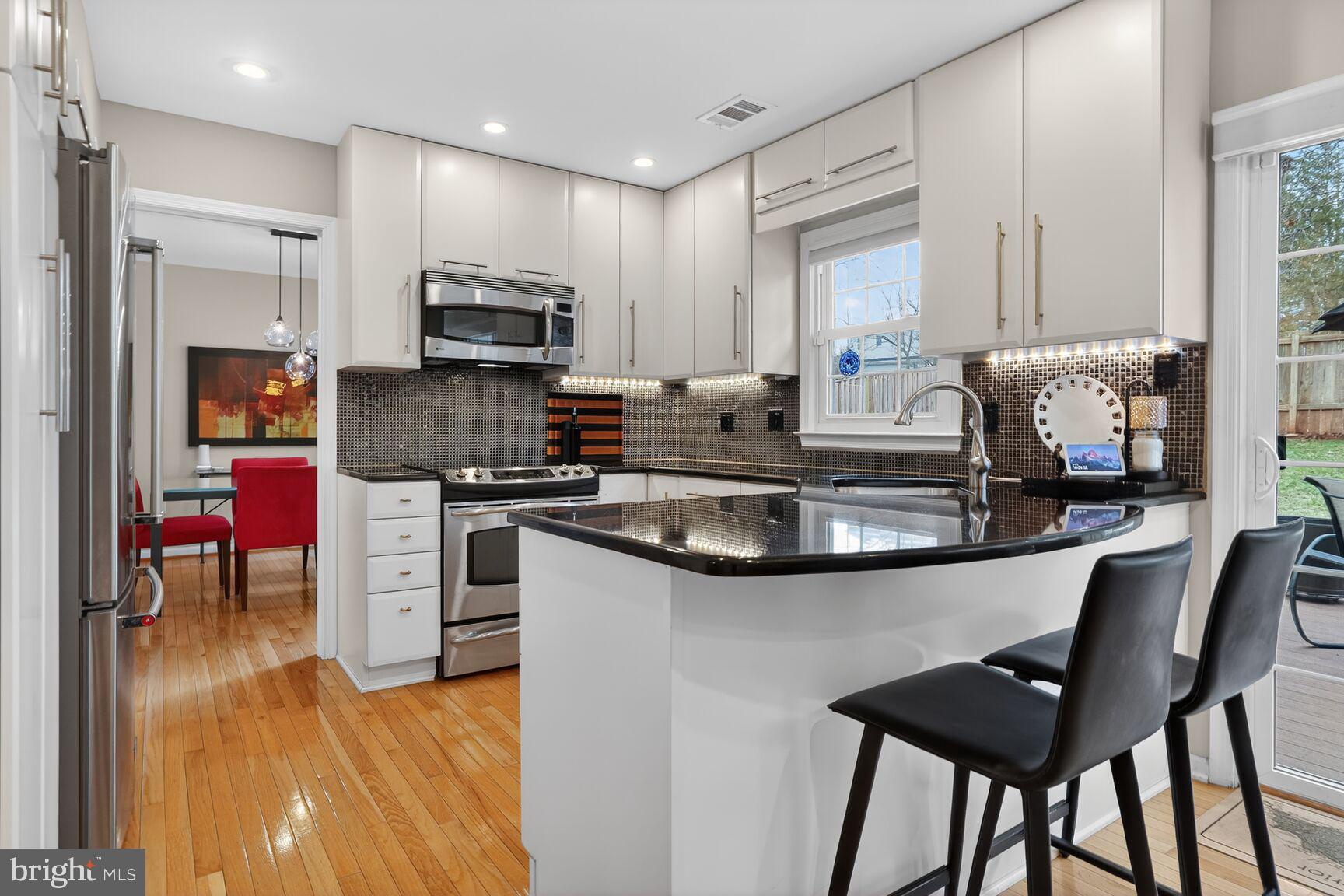 CRESTBROOK - Residential