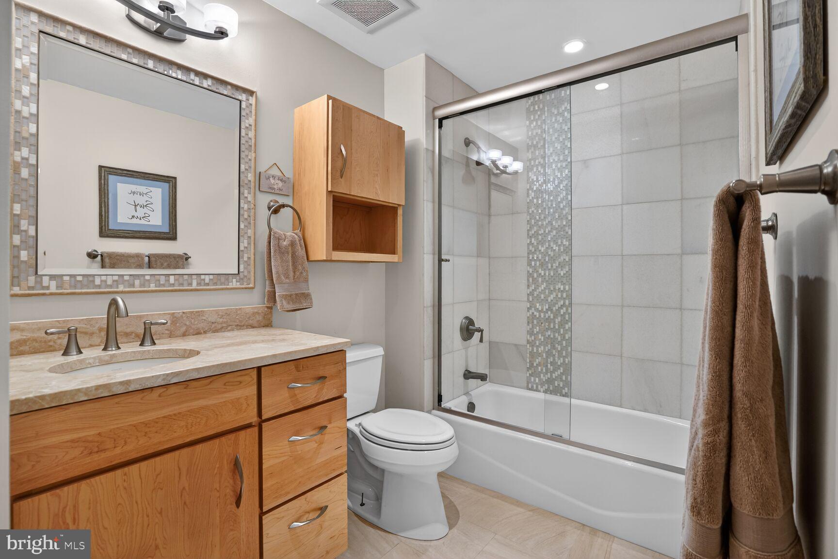 CRESTBROOK - Residential