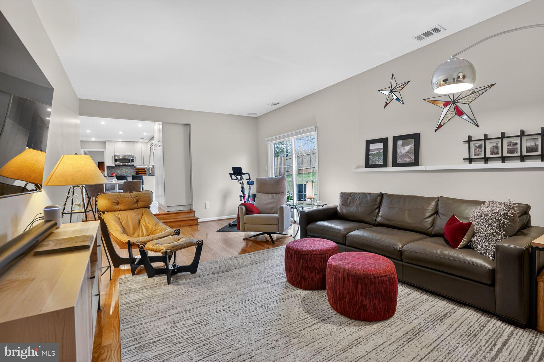 CRESTBROOK - Residential