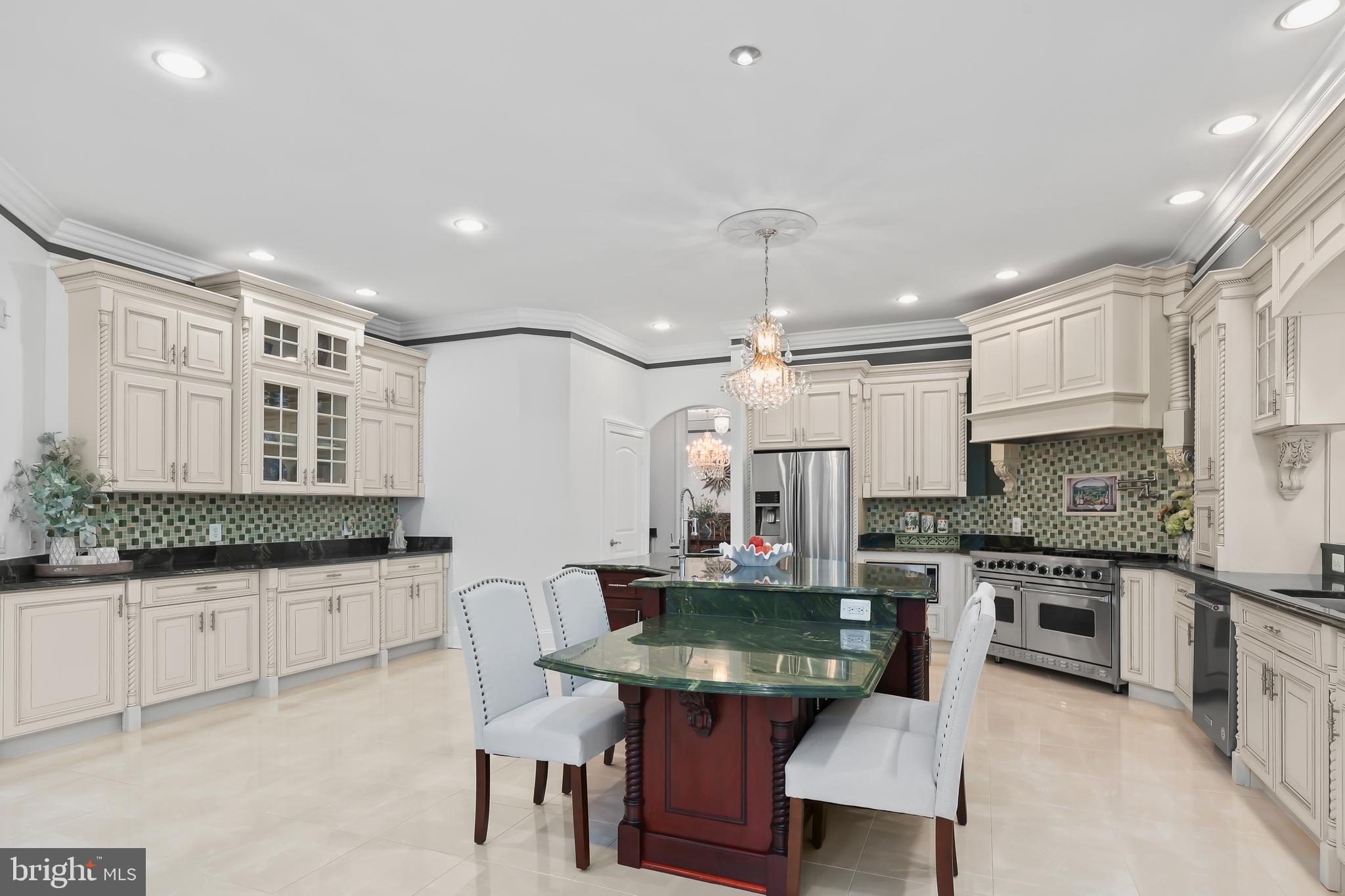 ANNANDALE ACRES - Residential