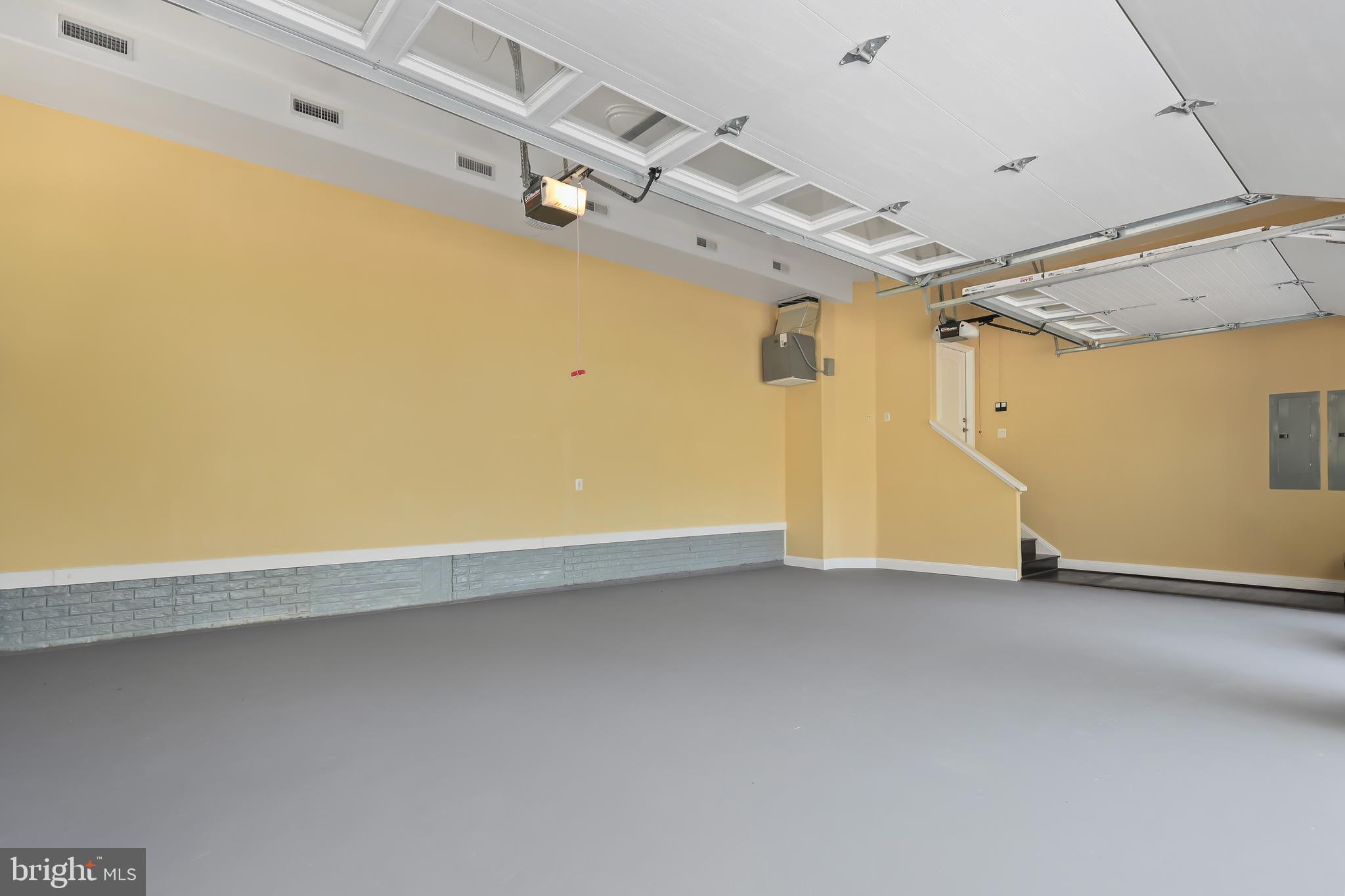 ANNANDALE ACRES - Residential
