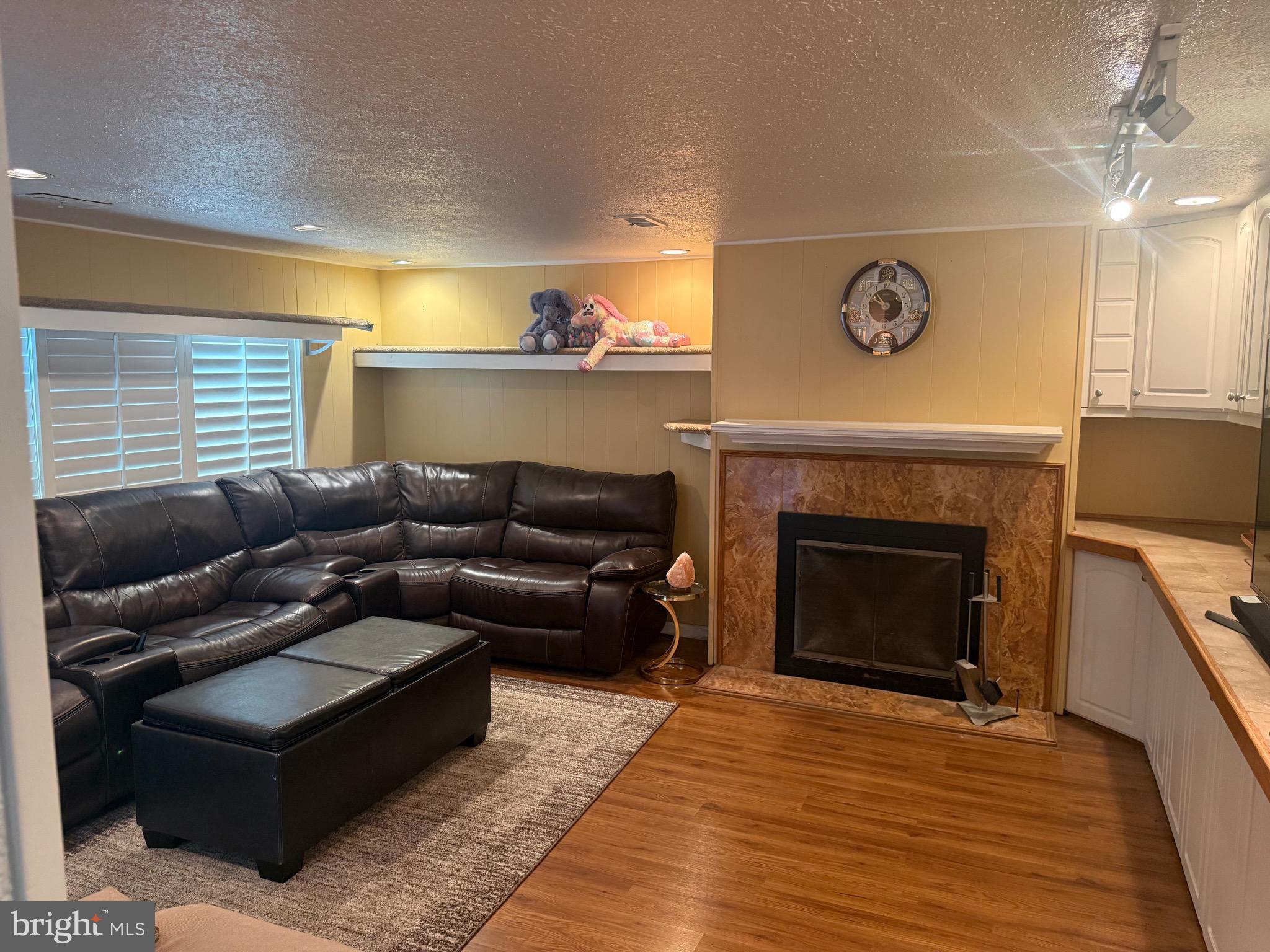 HUNTINGDON VALLEY - Residential