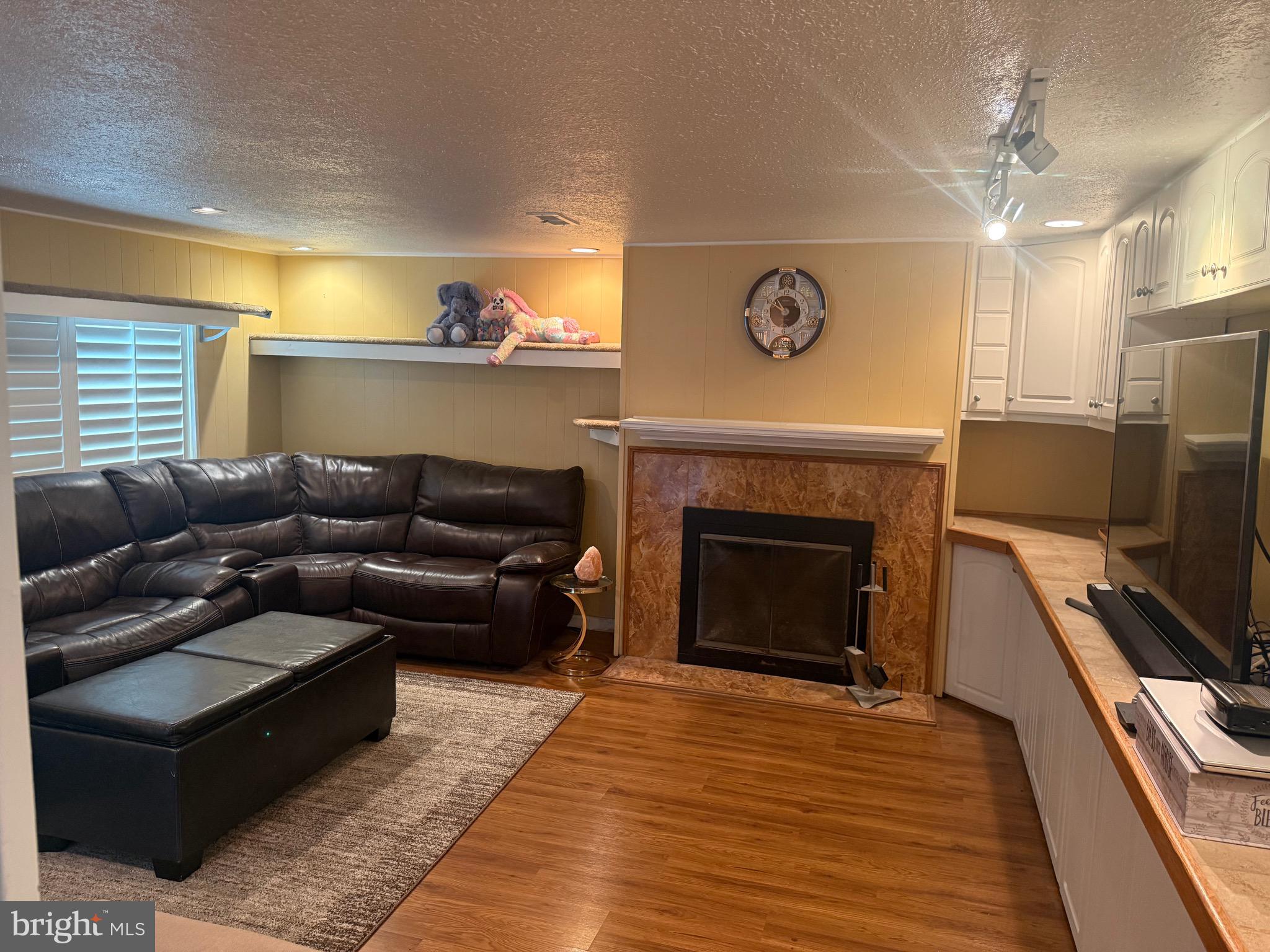 HUNTINGDON VALLEY - Residential