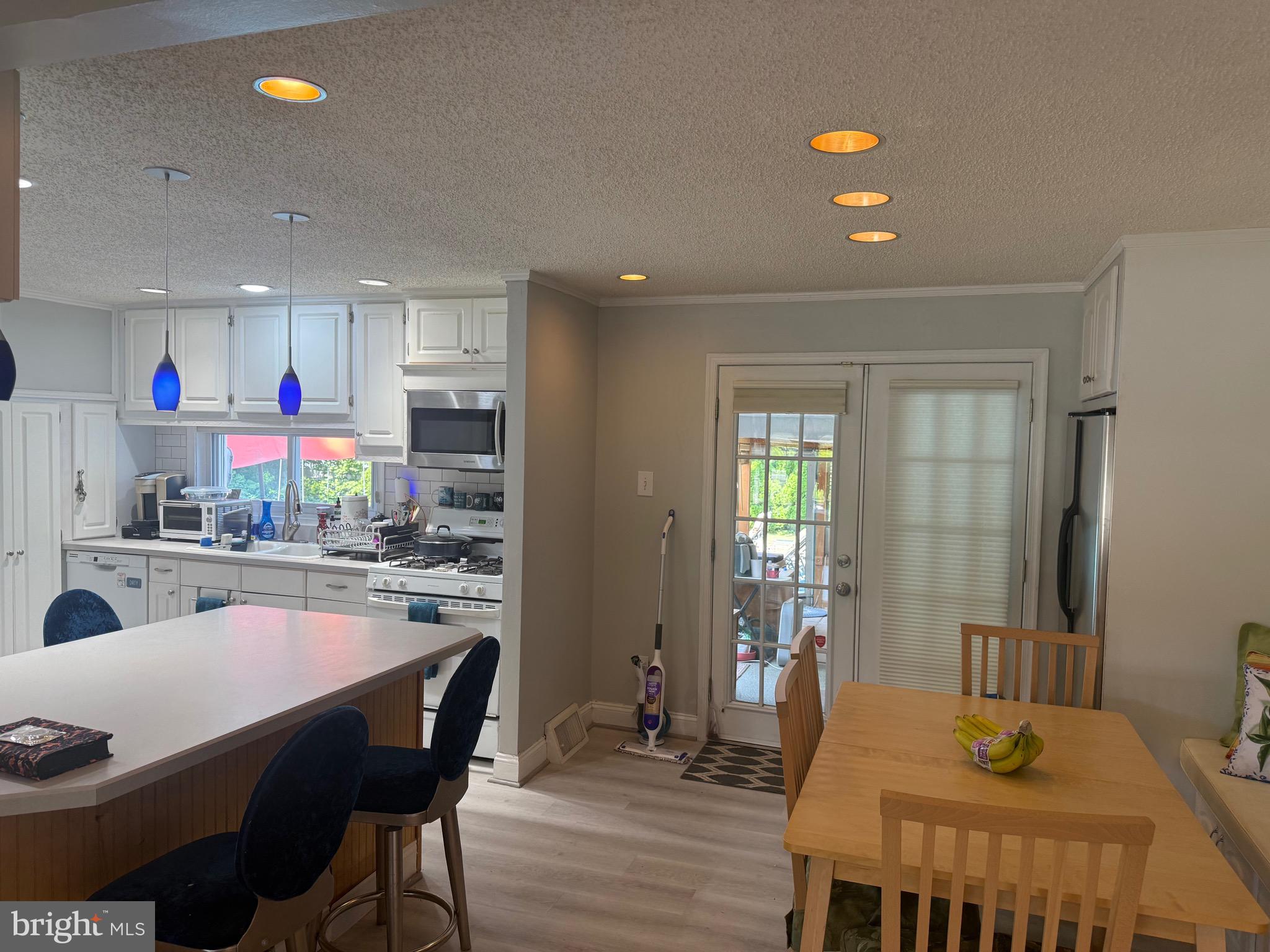 HUNTINGDON VALLEY - Residential