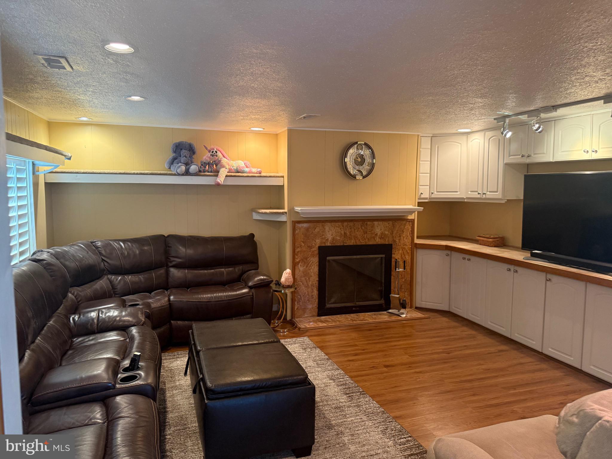 HUNTINGDON VALLEY - Residential