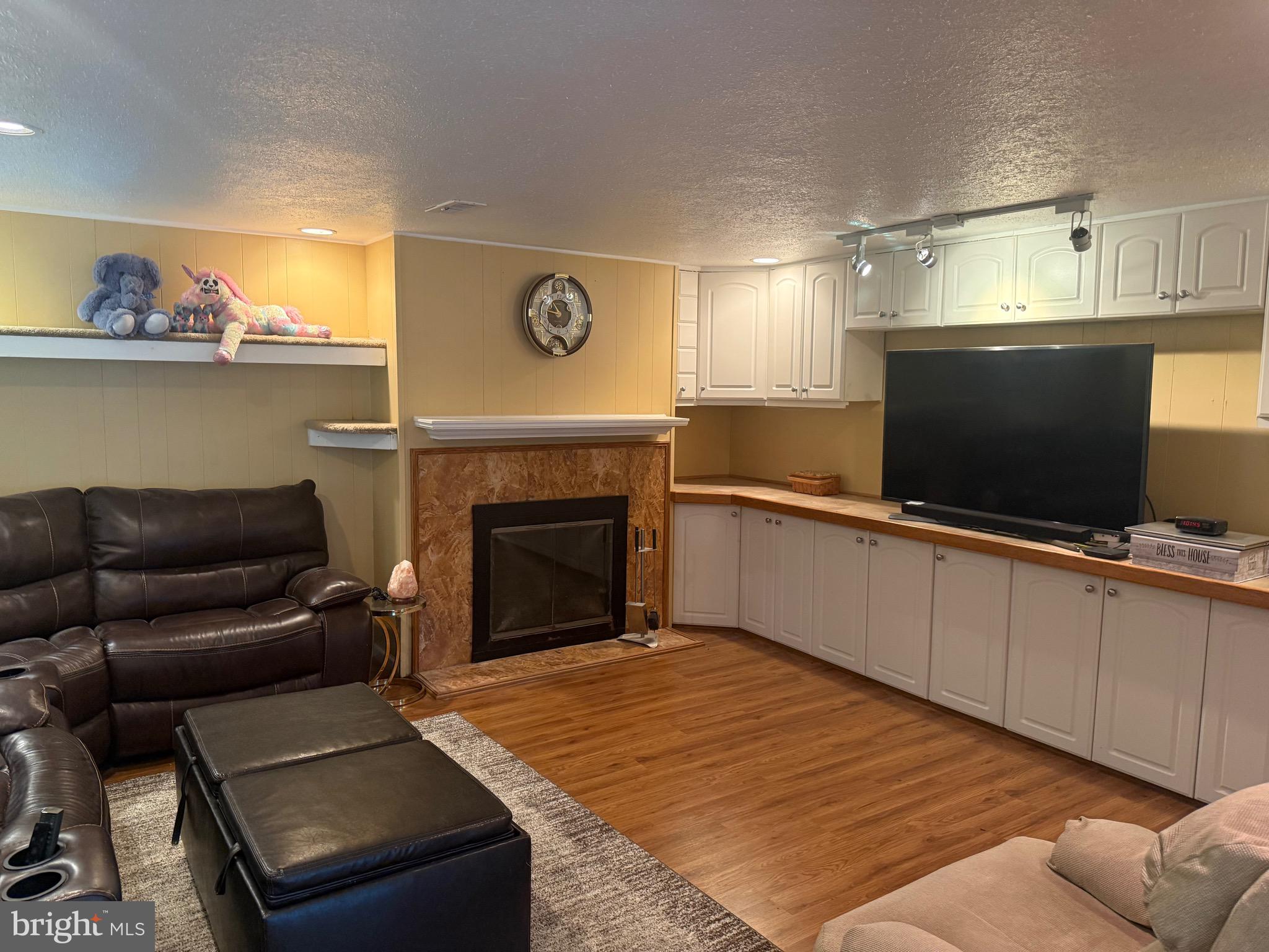 HUNTINGDON VALLEY - Residential