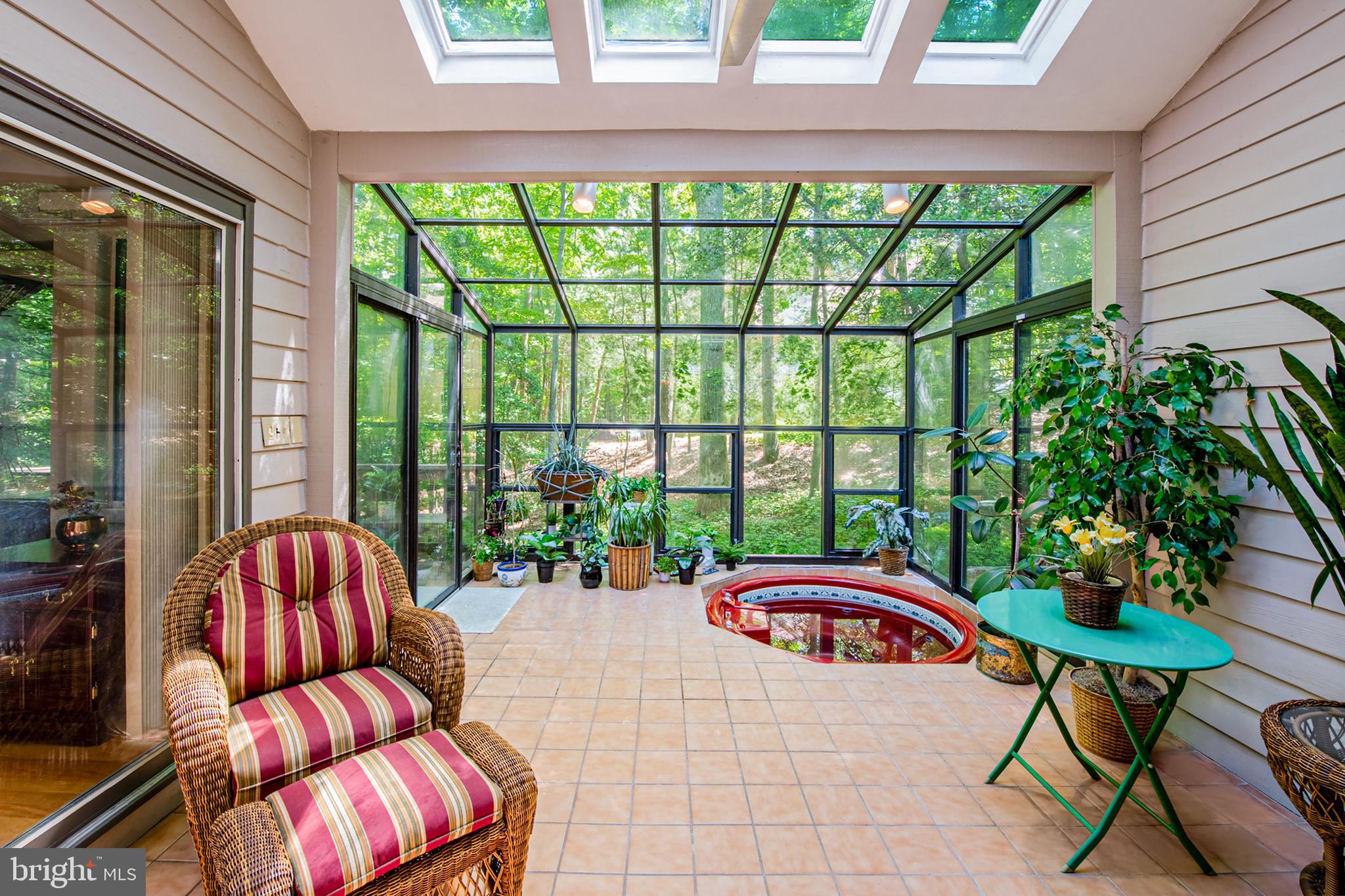 RESTON - Residential
