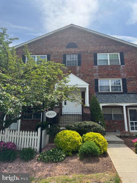 MONTPELIER VILLAGE - Residential Lease