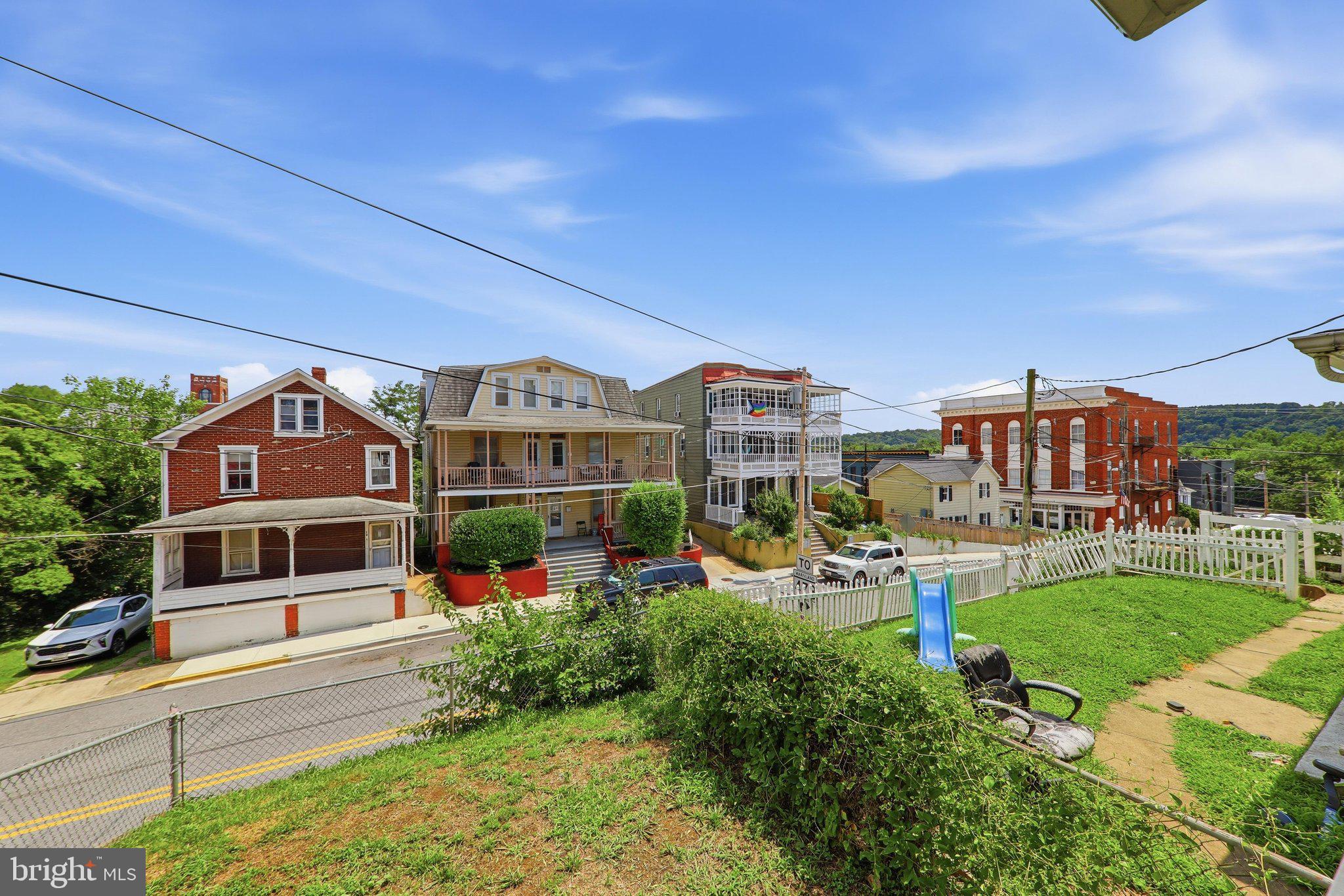 BRUNSWICK - Residential