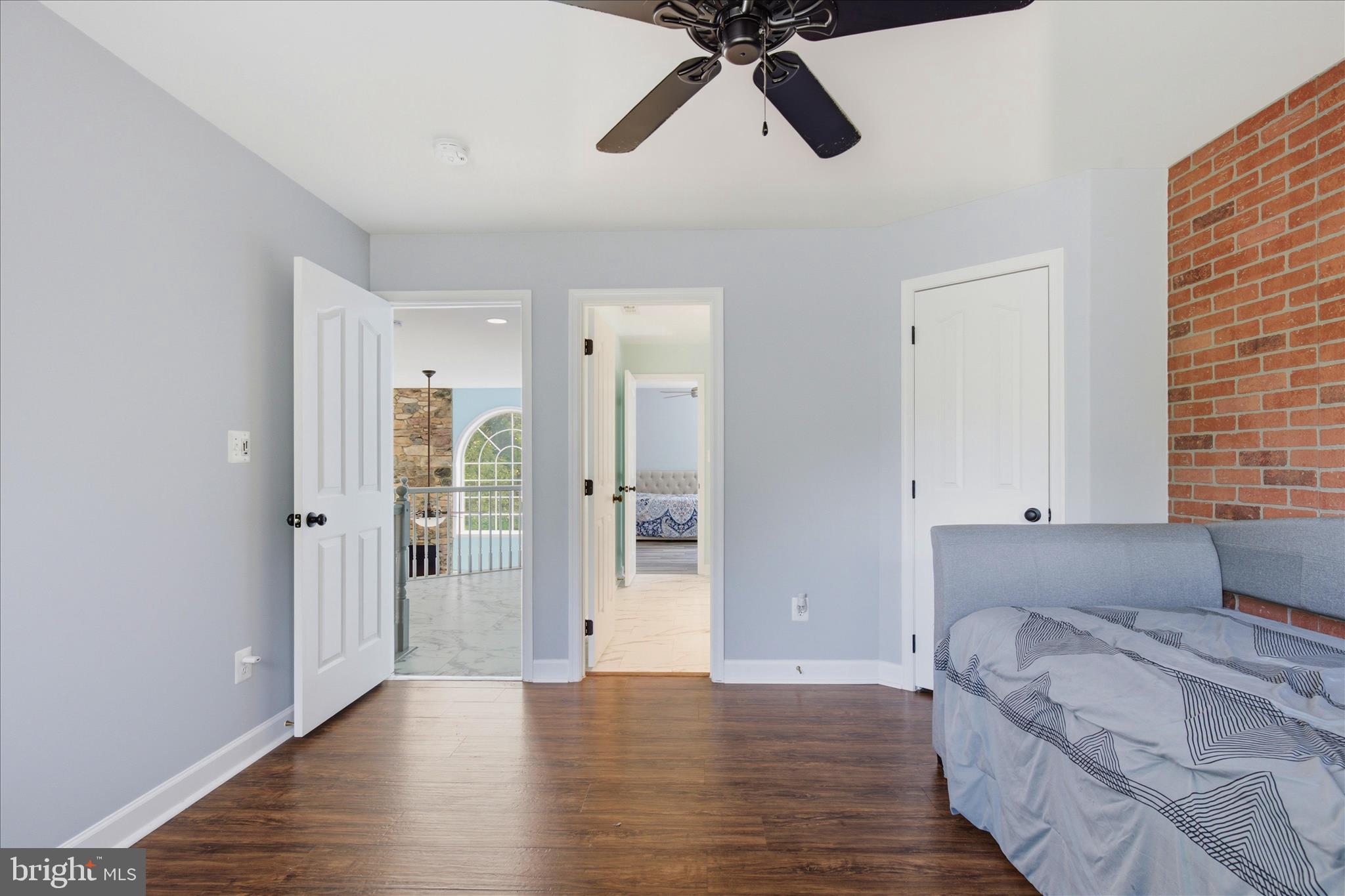 AMBERLEIGH FARMS - Residential