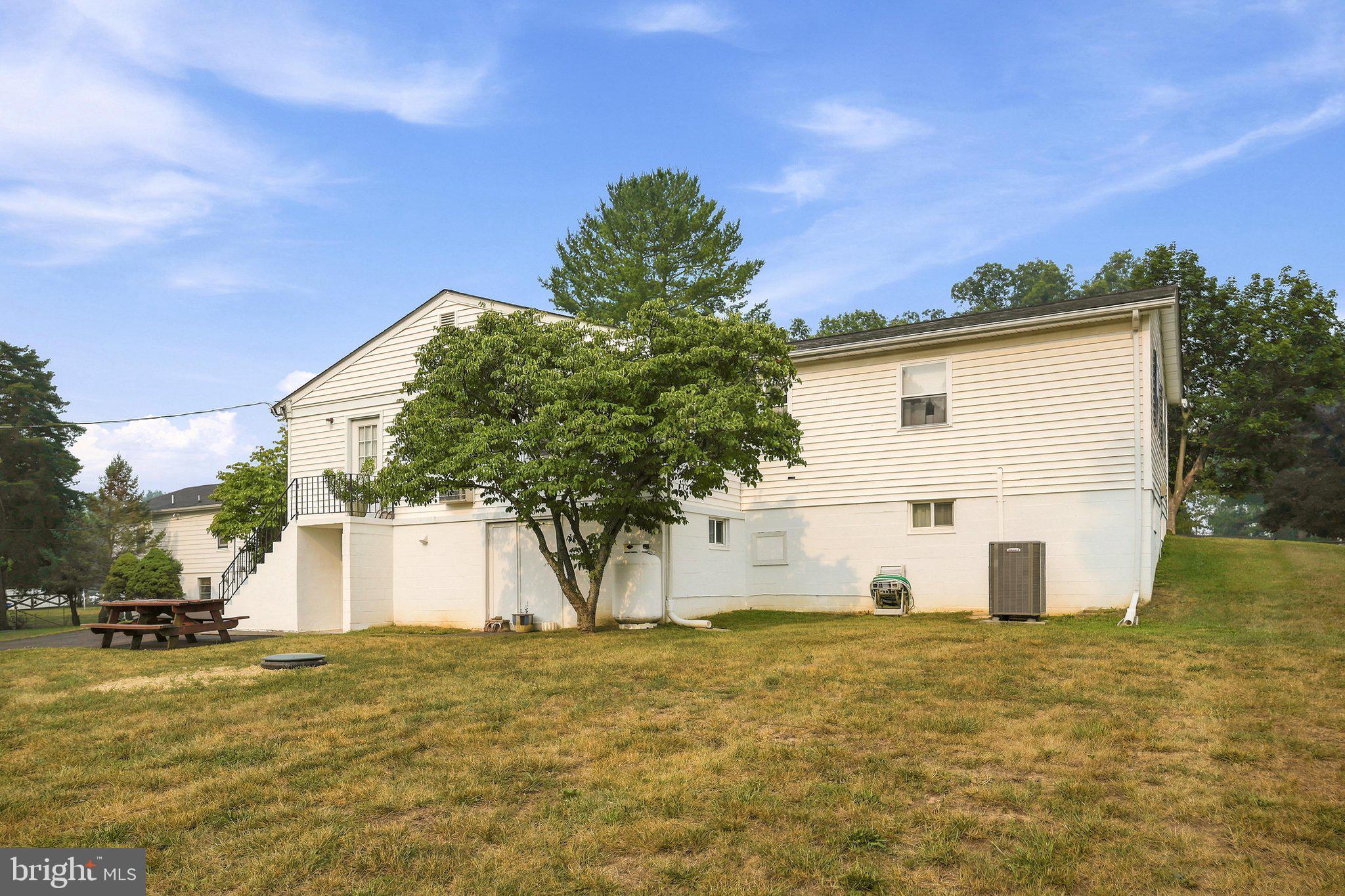 ROCK HALL - Residential