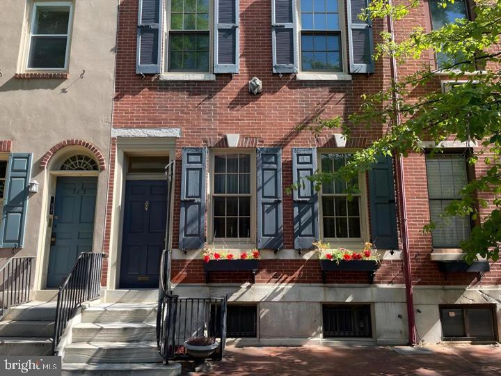 SOCIETY HILL - Residential Income