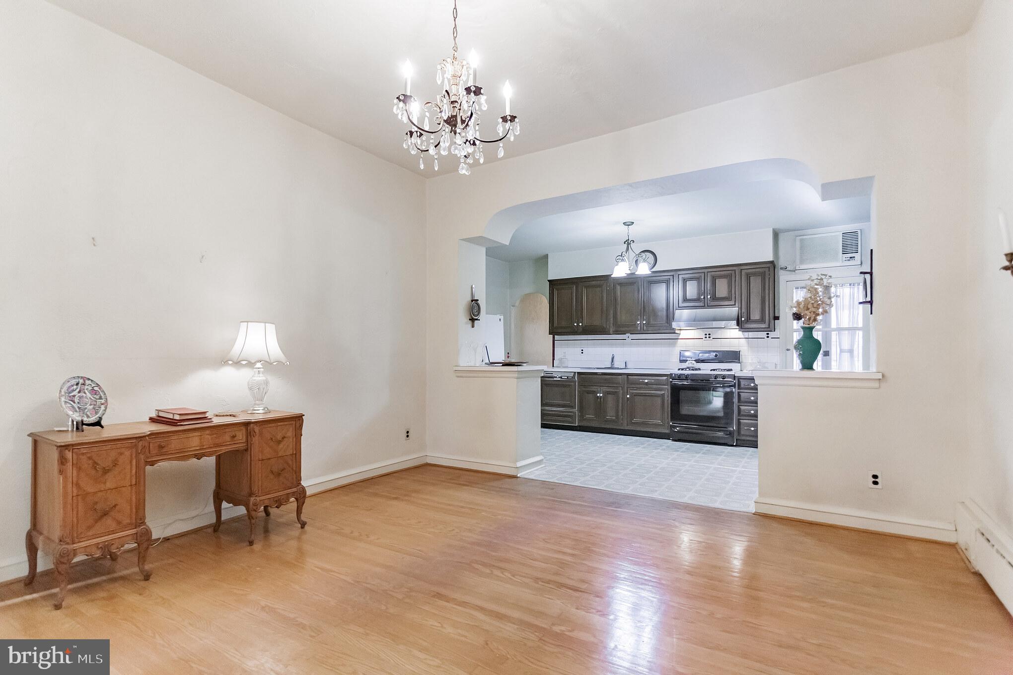 SOCIETY HILL - Residential Income
