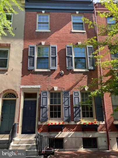 SOCIETY HILL - Residential Income