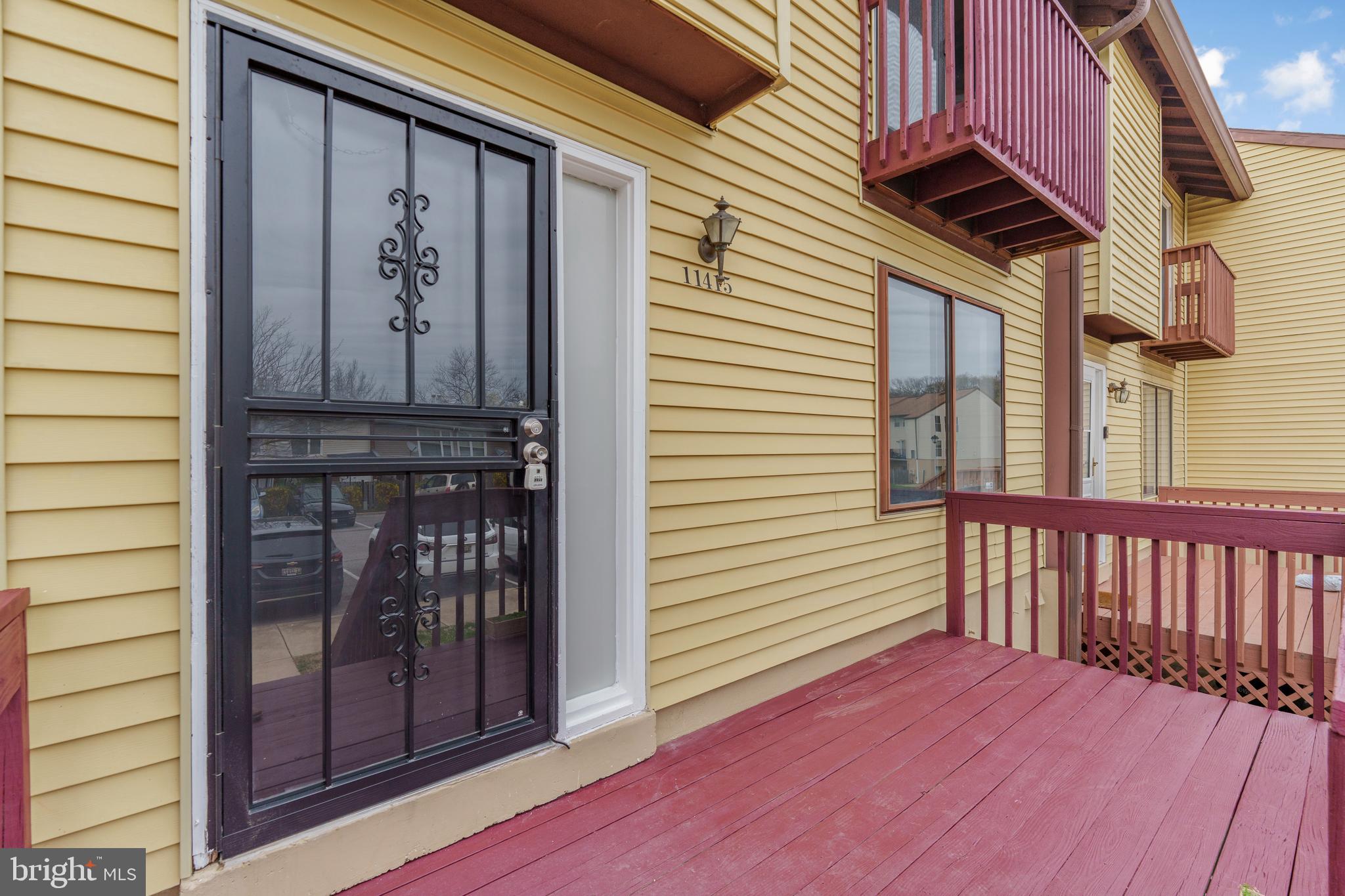 APPLEWALK CONDO - Residential