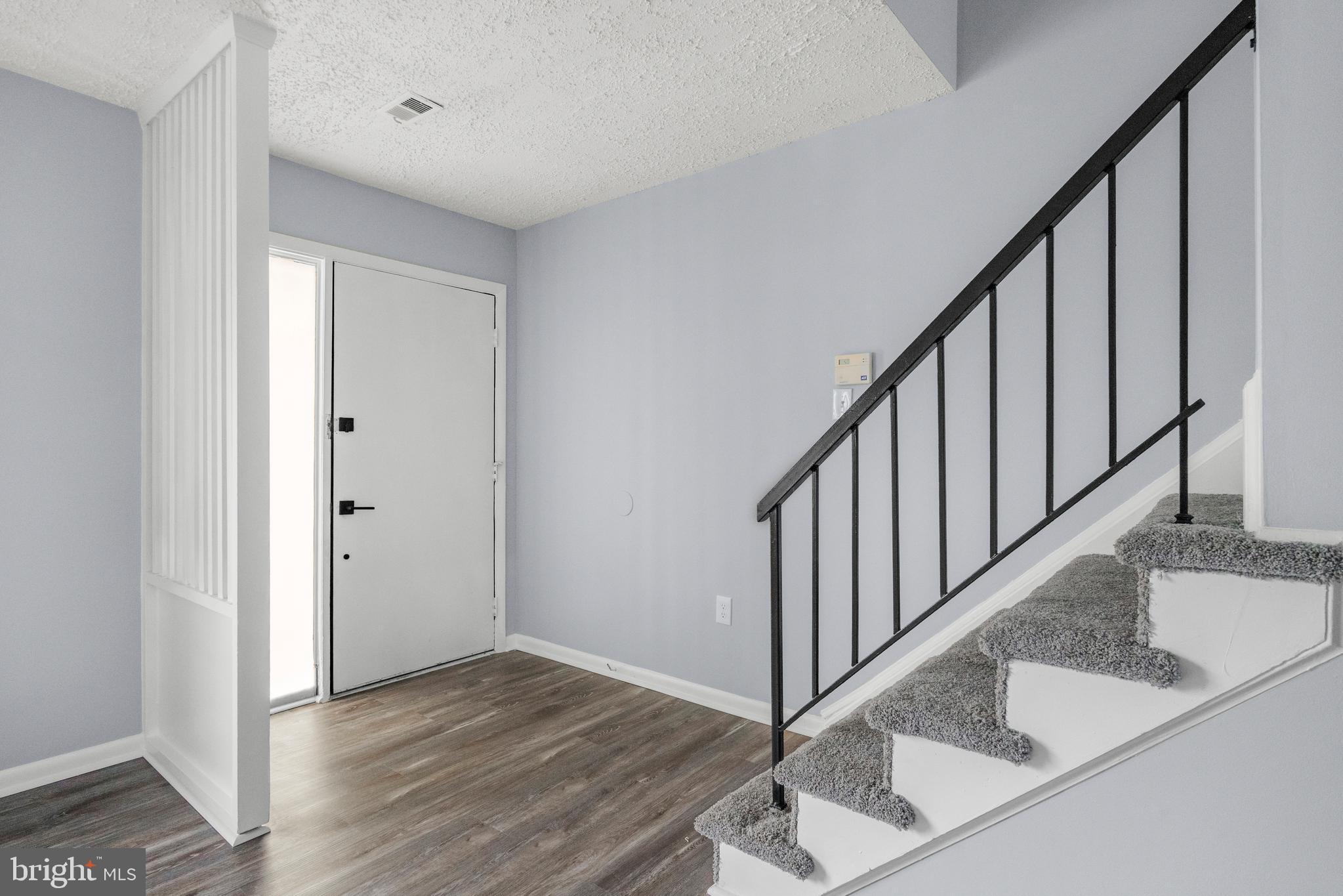 APPLEWALK CONDO - Residential