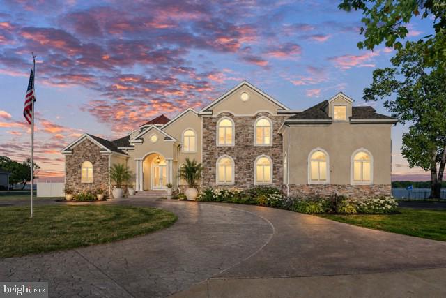 PAYNES POINT - Residential