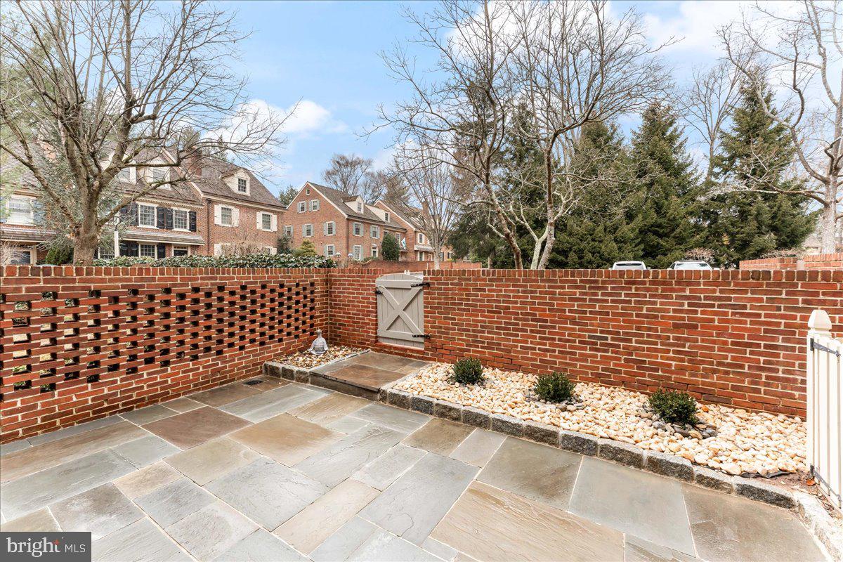 WILLOWMERE - Residential