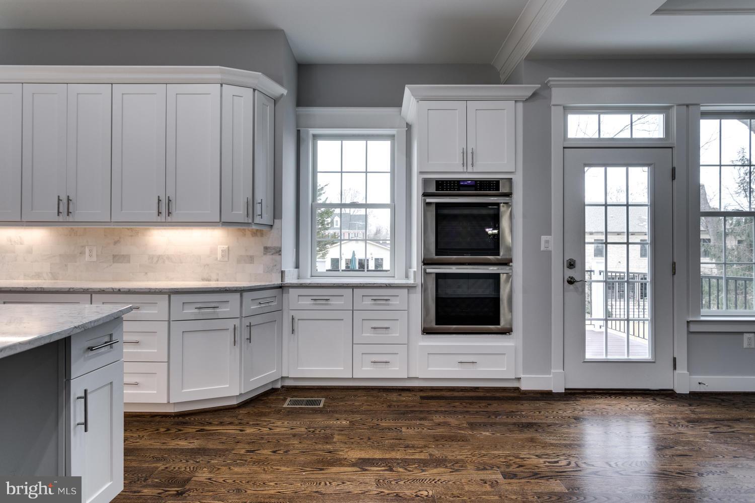 LANGLEY MANOR - Residential