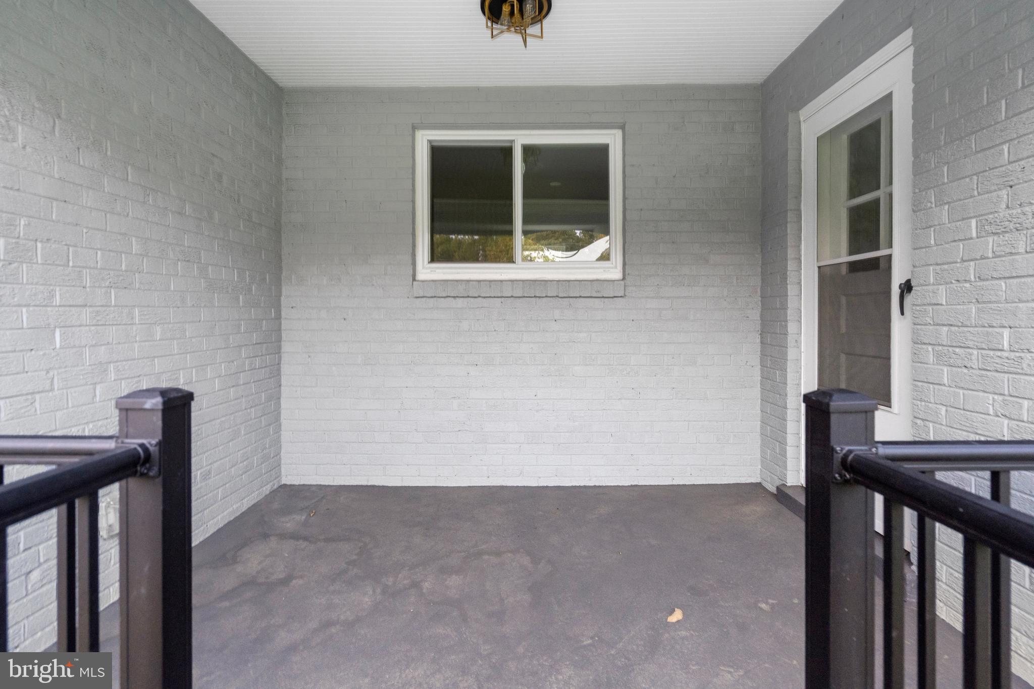 HORSE SHOE ROAD - Residential