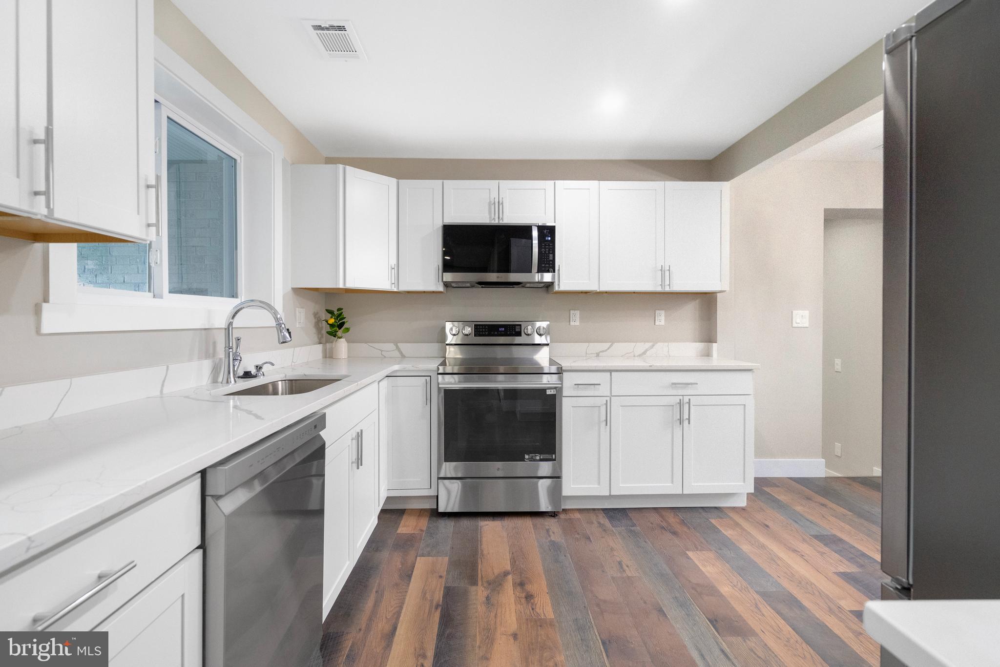 HORSE SHOE ROAD - Residential