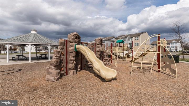GREENFIELD AT COLLEGIATE ACRES - Residential